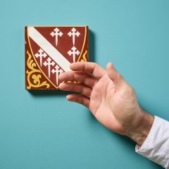 Fliese mit dem Wappen des Herzogs von Norfolk aus dem 19. Jahrhundert von Minton