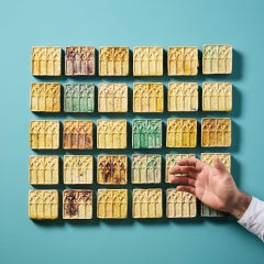 Lot de 30 carreaux à entrelacs de style gothique médiéval du XIXe siècle