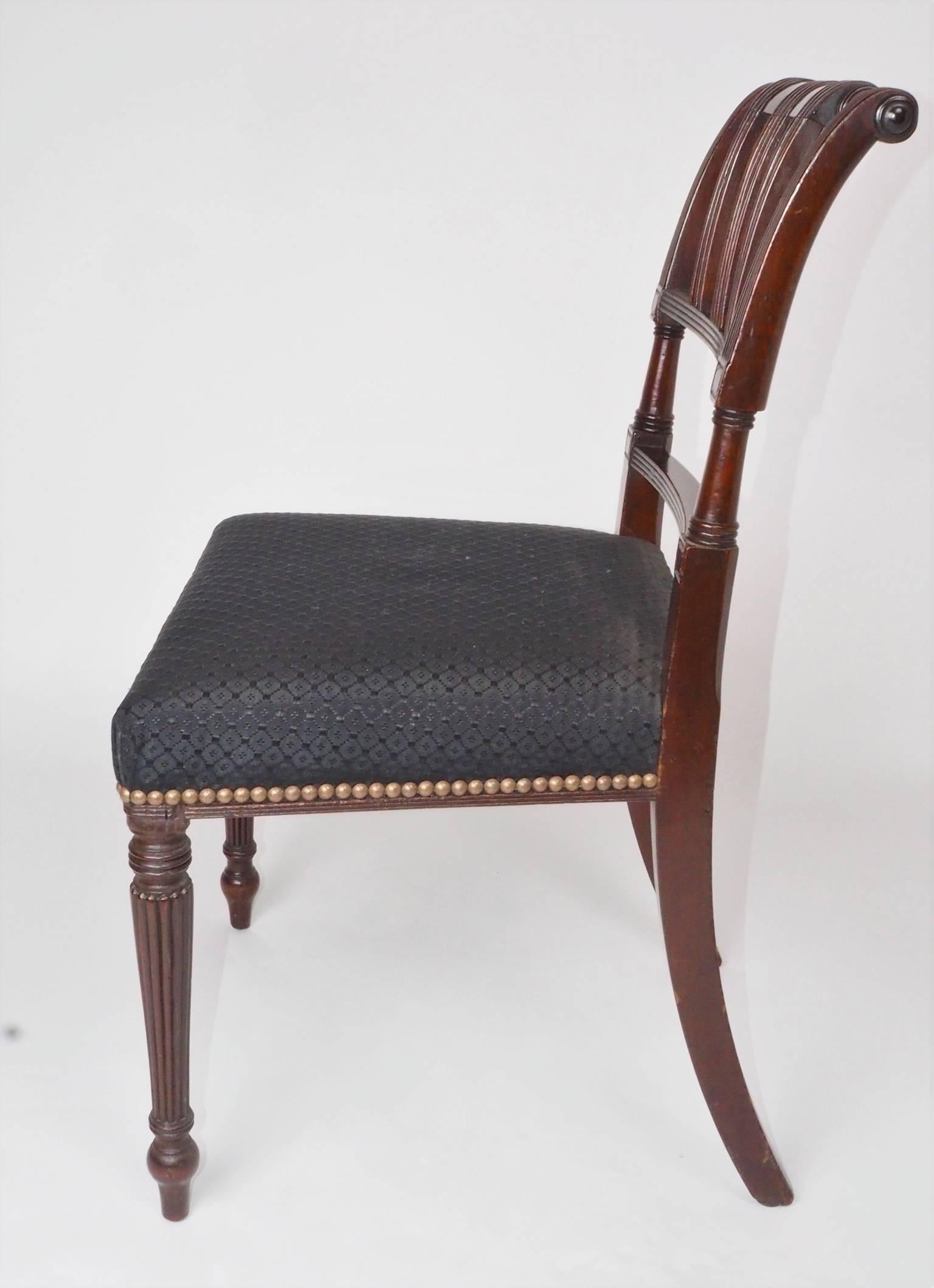 English Pair of Mahogany Side Chairs For Sale