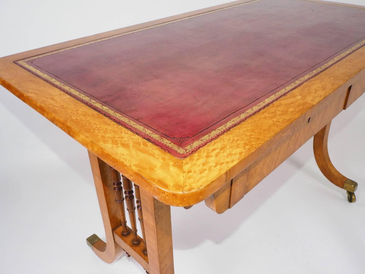 Bird's-Eye Maple Writing Table, circa 1825 In Good Condition For Sale In Fremantle, W.Australia
