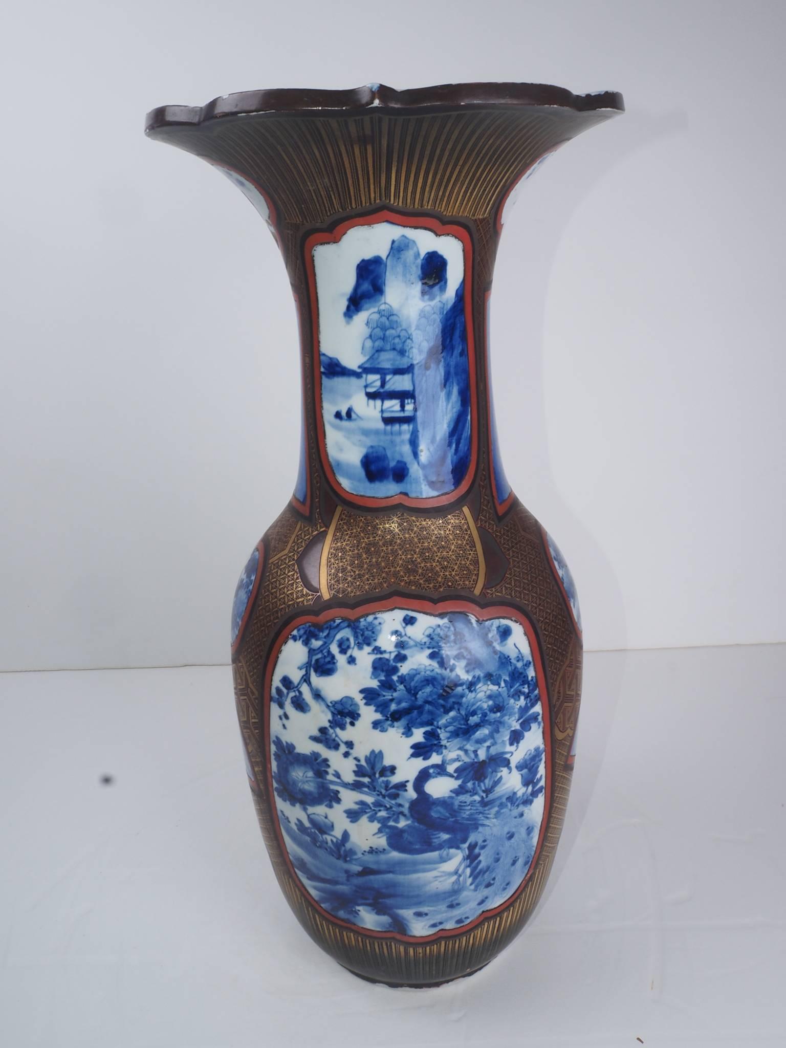 Pair of Japanese Porcelain Vases In Excellent Condition For Sale In Fremantle, W.Australia