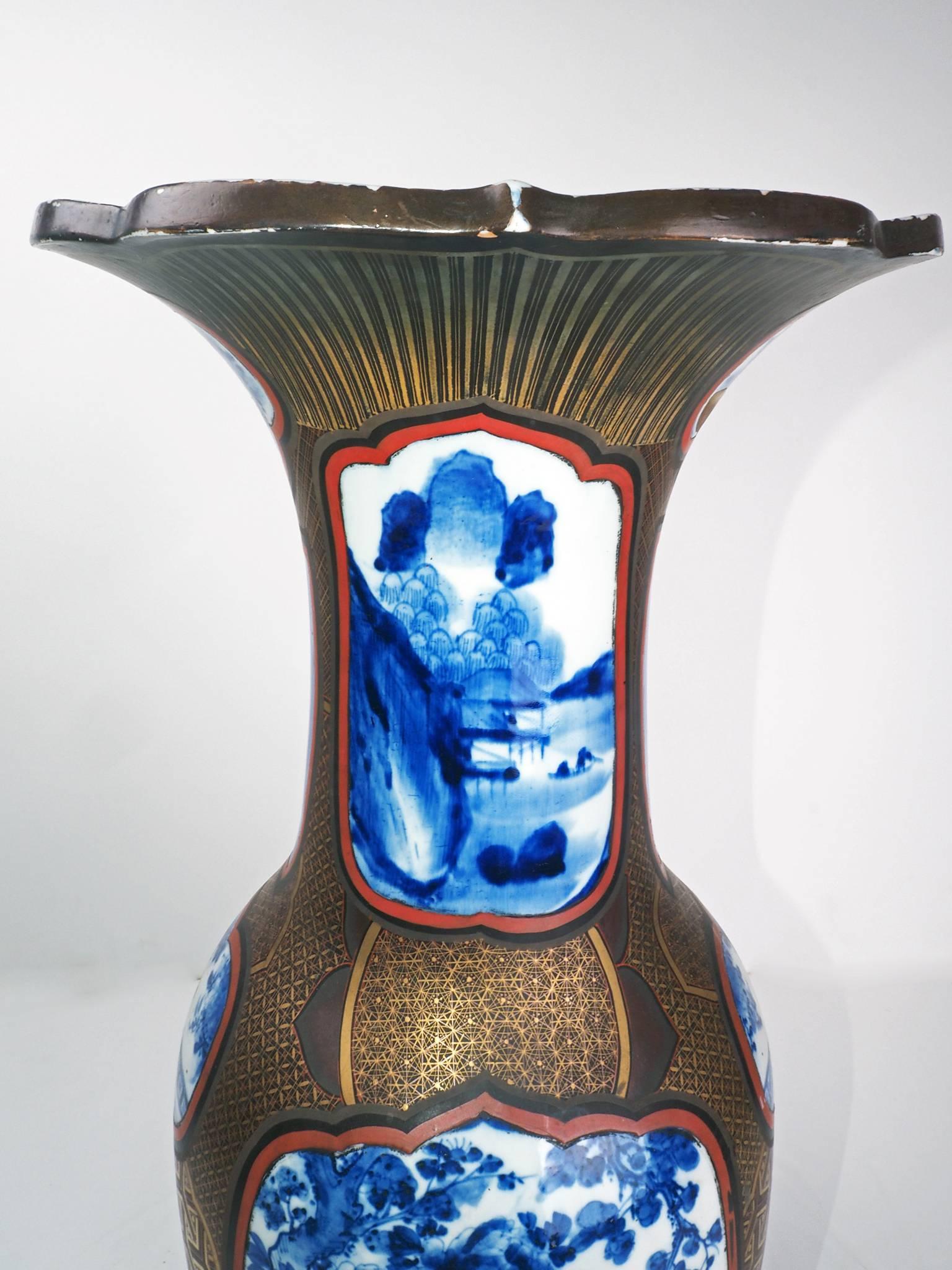 Pair of Japanese Porcelain Vases For Sale 3