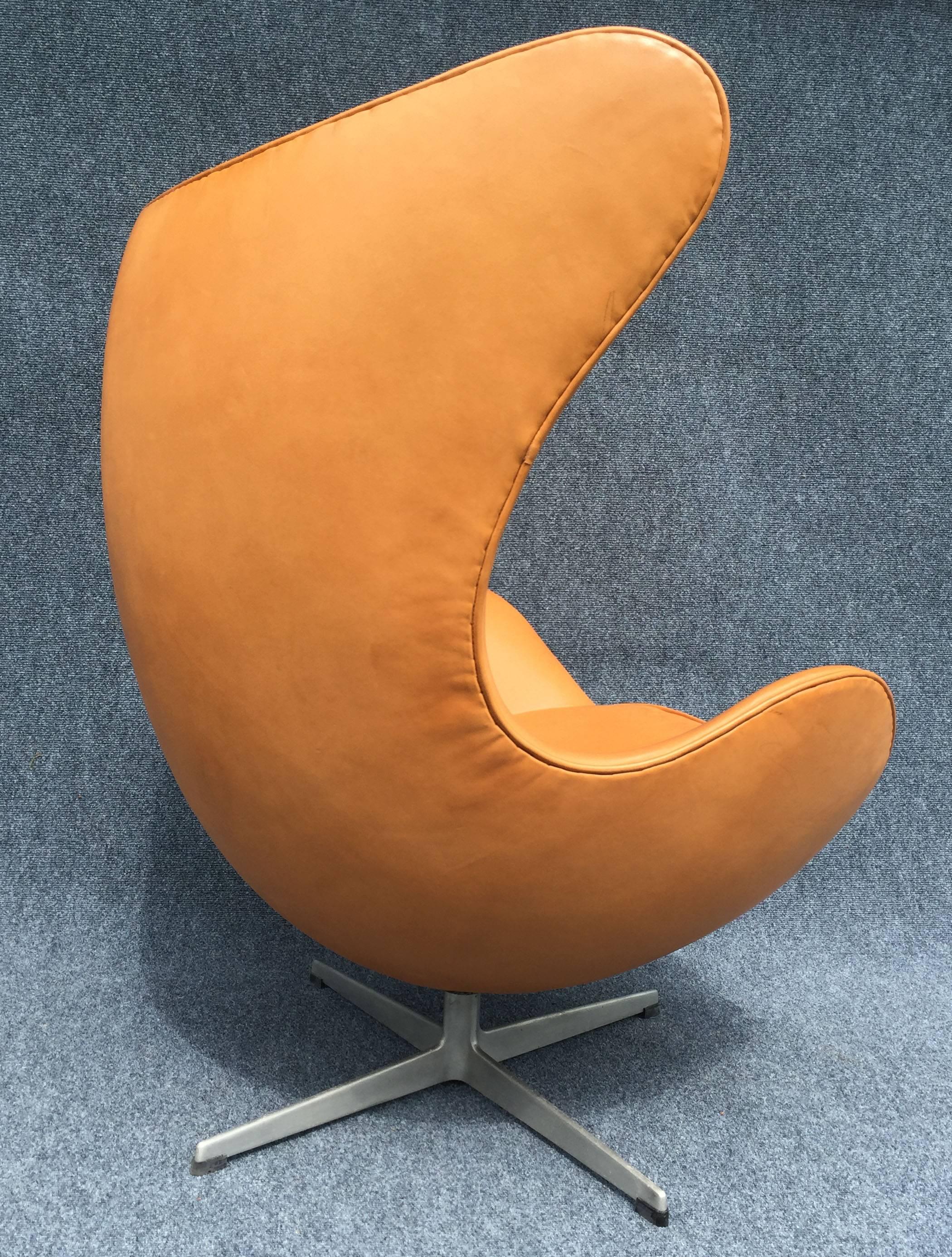 Danish Cognac Leather Egg Chair by Arne Jacobsen for Fritz Hansen