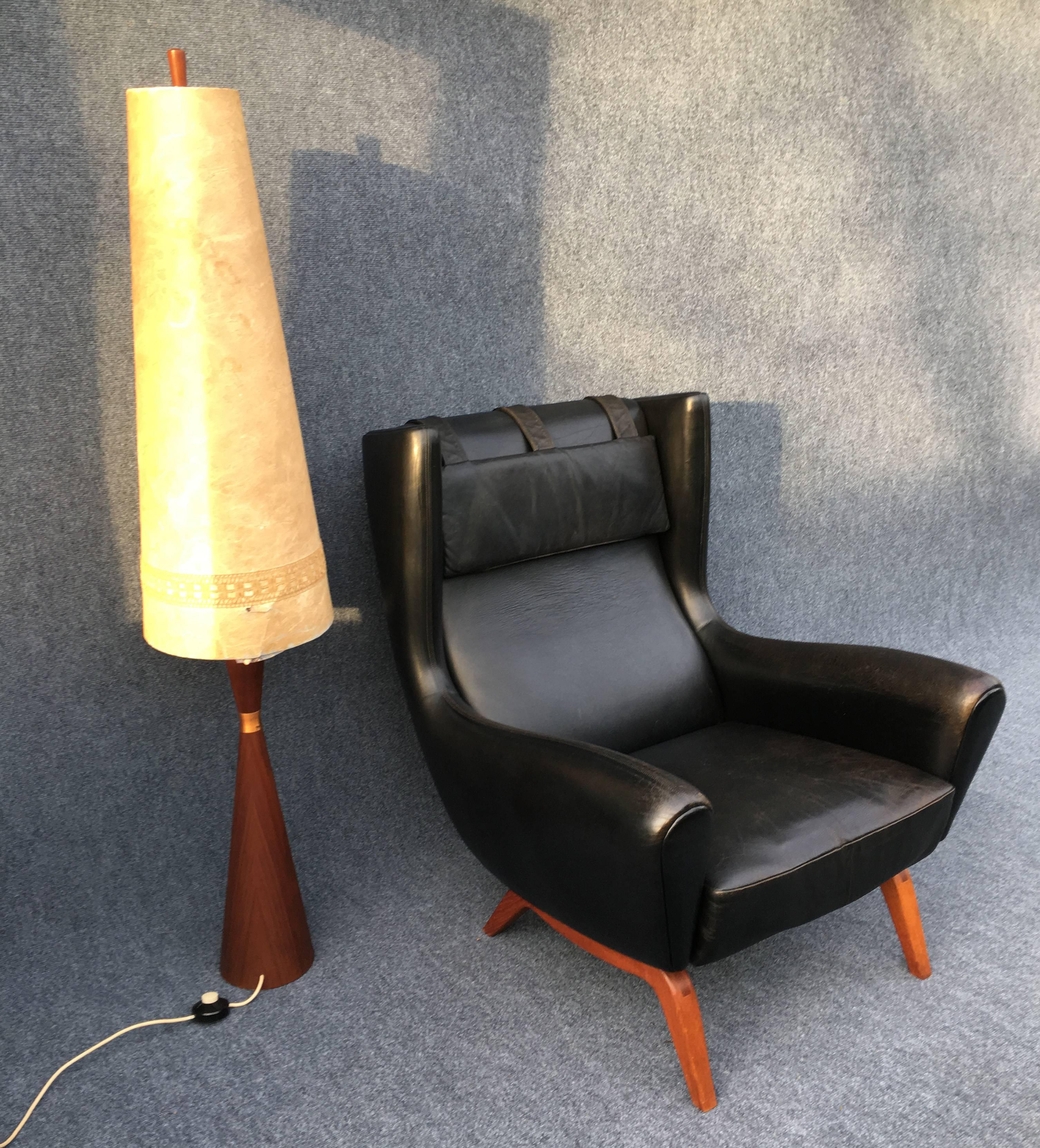 Mid-Century Modern Illum Wikkelso Black Leather and Teak, Model 110 Lounge Chair