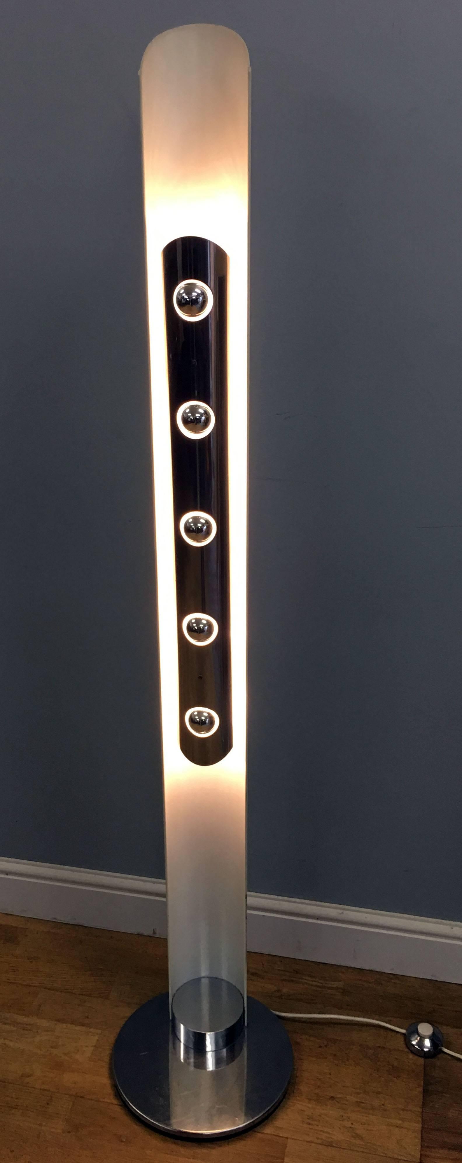 Lacquered Fantastic 'TOTEM' Floor Lamp by Enrico Tronconi in Chrome and White Metal 