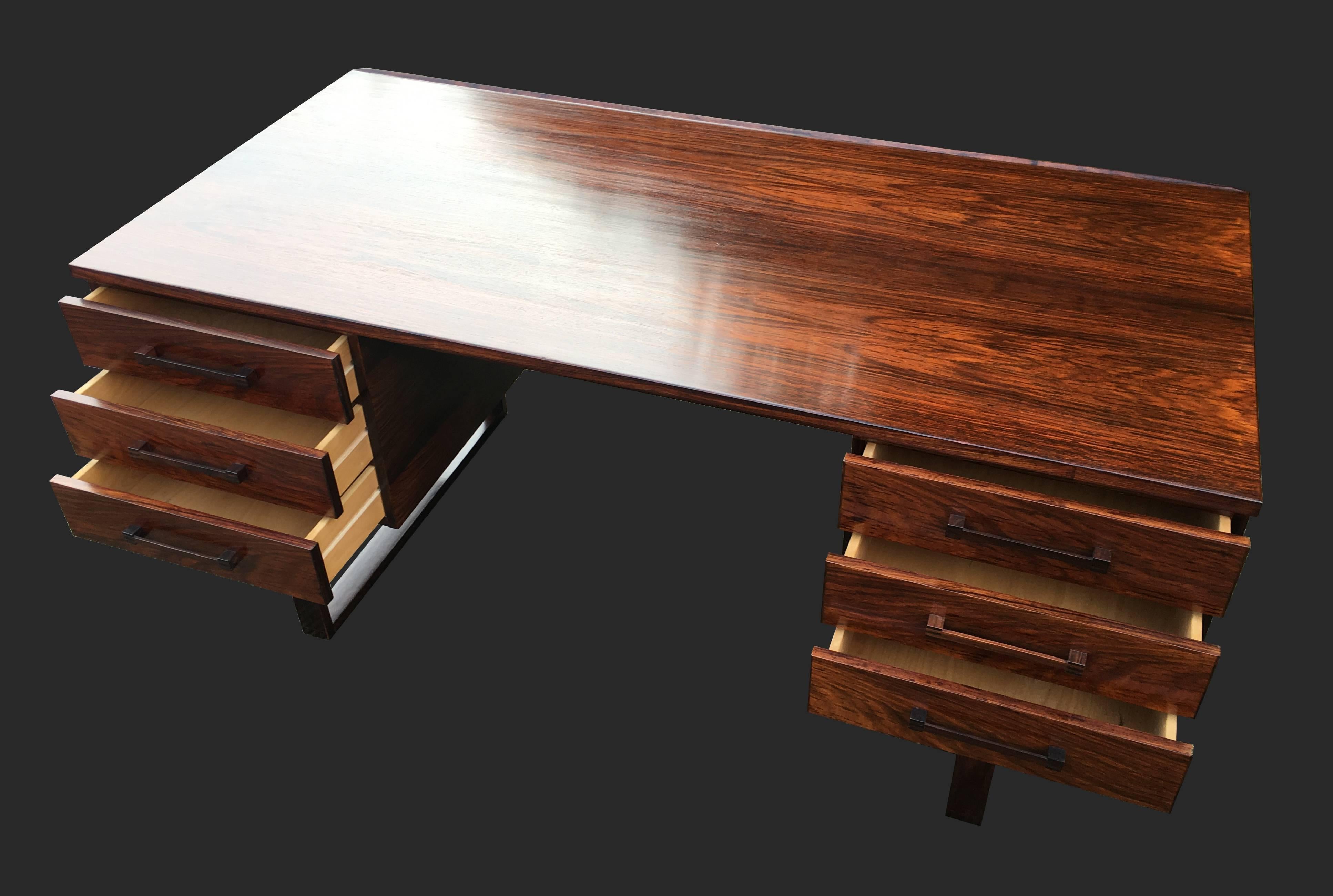 Very Fine Rosewood Midcentury Danish Desk by Henning Jensen and Torben Valeur In Excellent Condition In Little Burstead, Essex