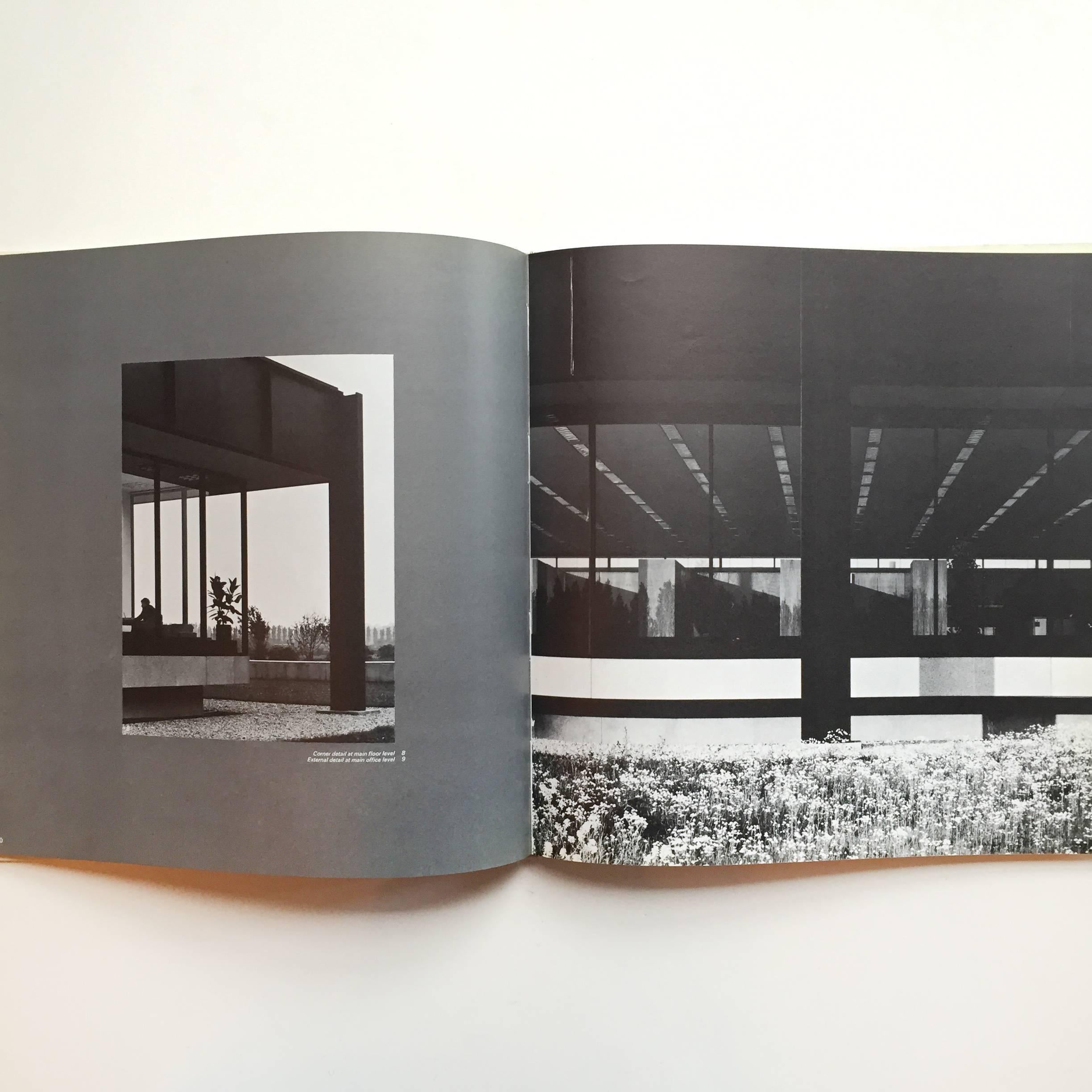 Britannique Architecture de Yorke Rosenberg Mardall 1944-1972  en vente