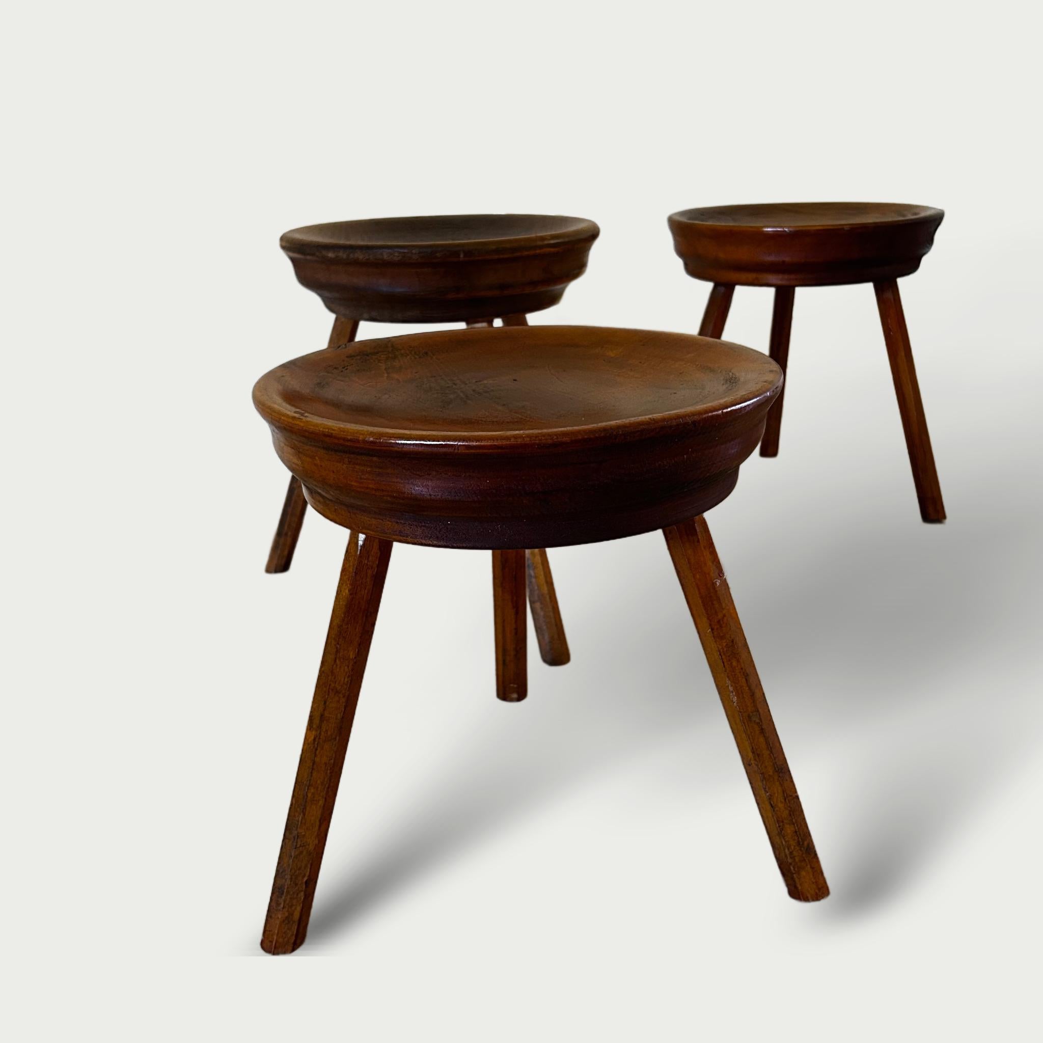 Italian 1940s Set of Four Walnut  Dish Stools For Sale 1