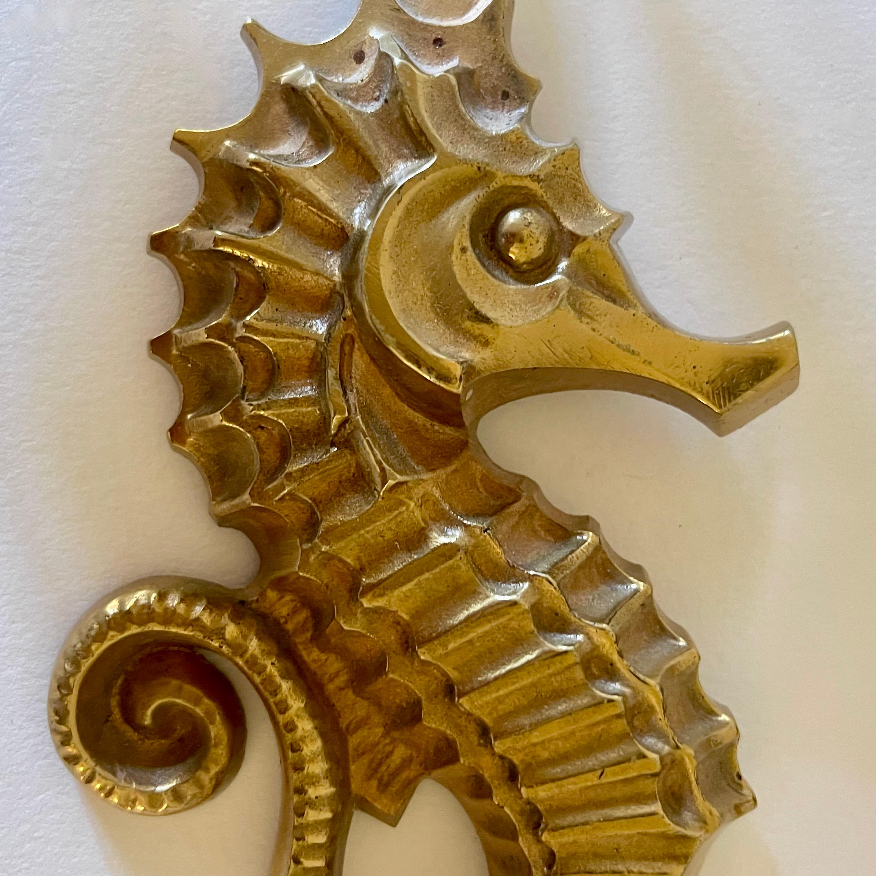 italien Guillemard Lampes murales hippocampe en bronze doré circa 1940 en vente