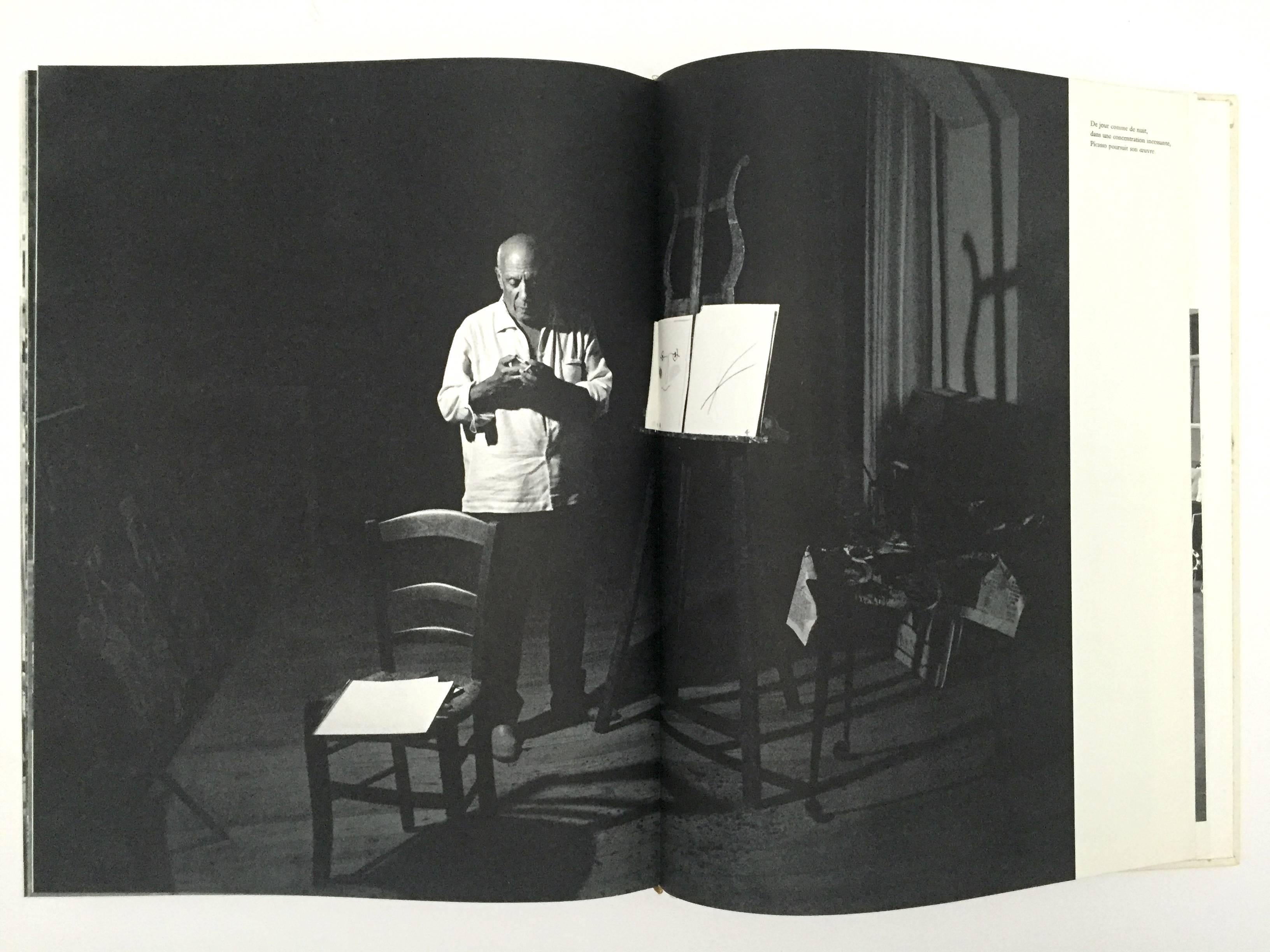 Published by Manesse-Verlag, 1965.

An intimate photographic biography- or diary, created by Edward Quinn. Illustrated majorly in black and white, with some colour plates, the photographs vary between Picasso working and relaxing, to his finished