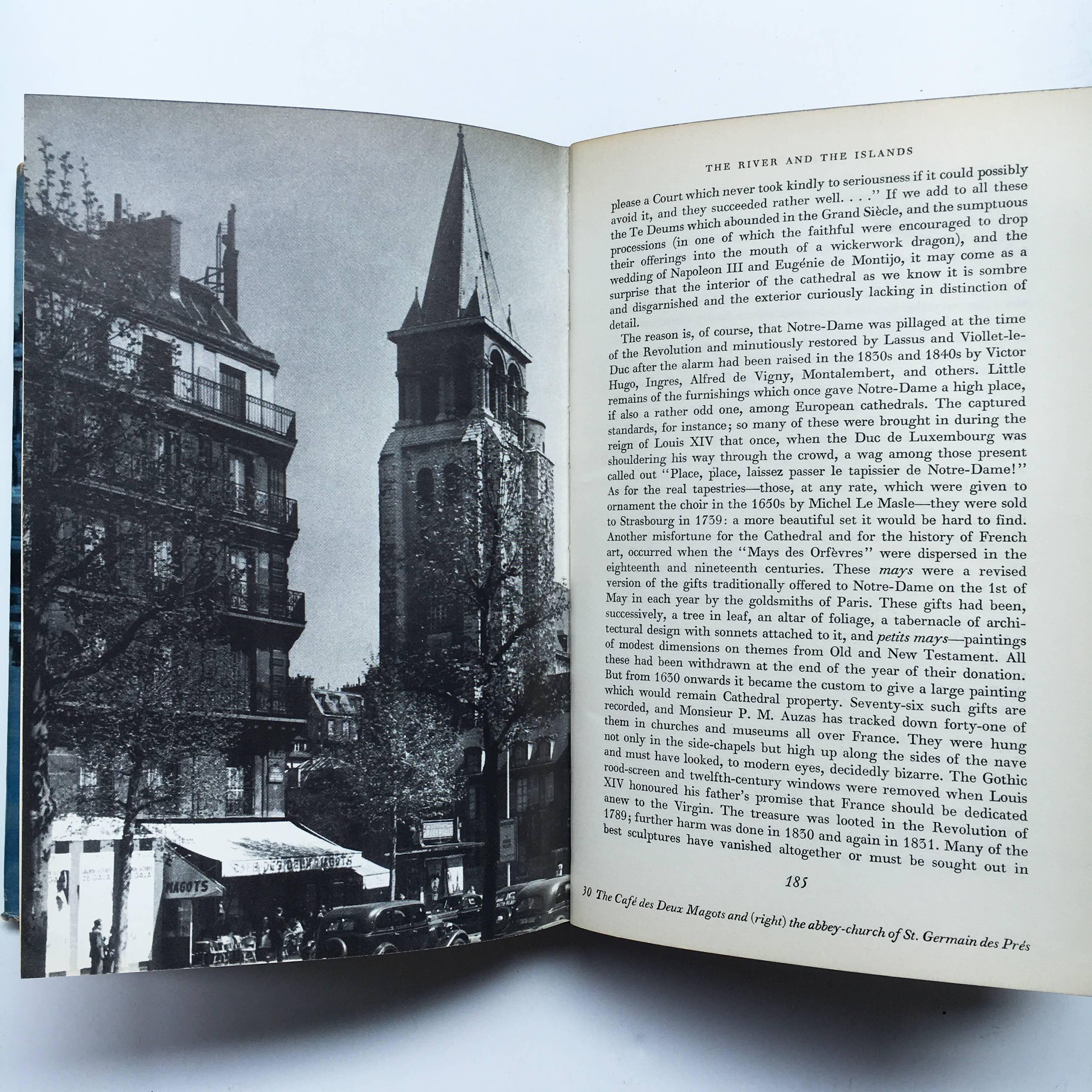 Britannique Text des photographies de Paris par Brassai par John Russell, 1ère édition 1960 en vente