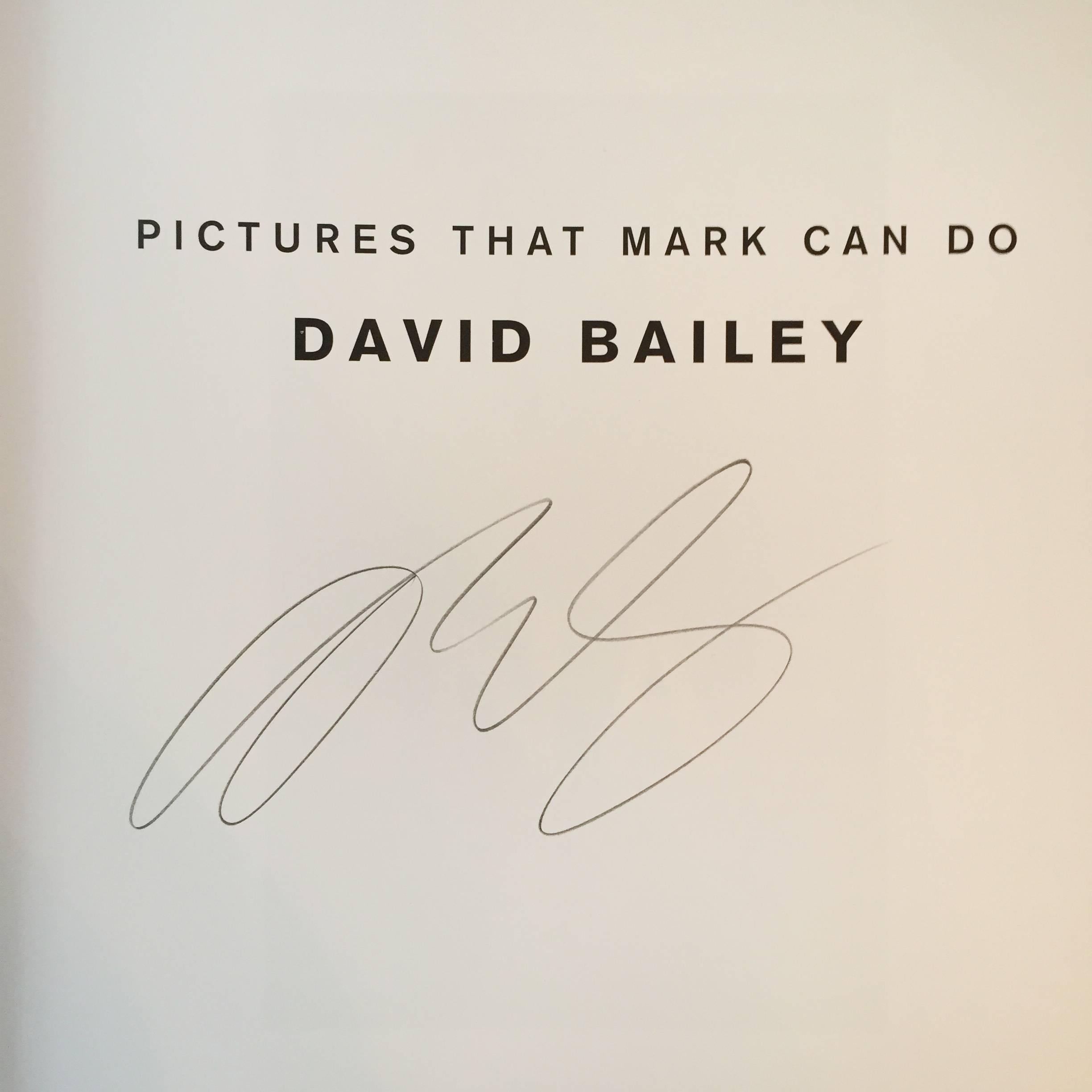 Signierte Erstausgabe, erschienen bei Steidl, Deutschland, 2007. Signiert auf der Titelseite von David Bailey.

Obwohl er ein Meister seines Fachs ist, erkennt der britische Fotograf David Bailey die demokratische Natur der Fotografie an, und zwar