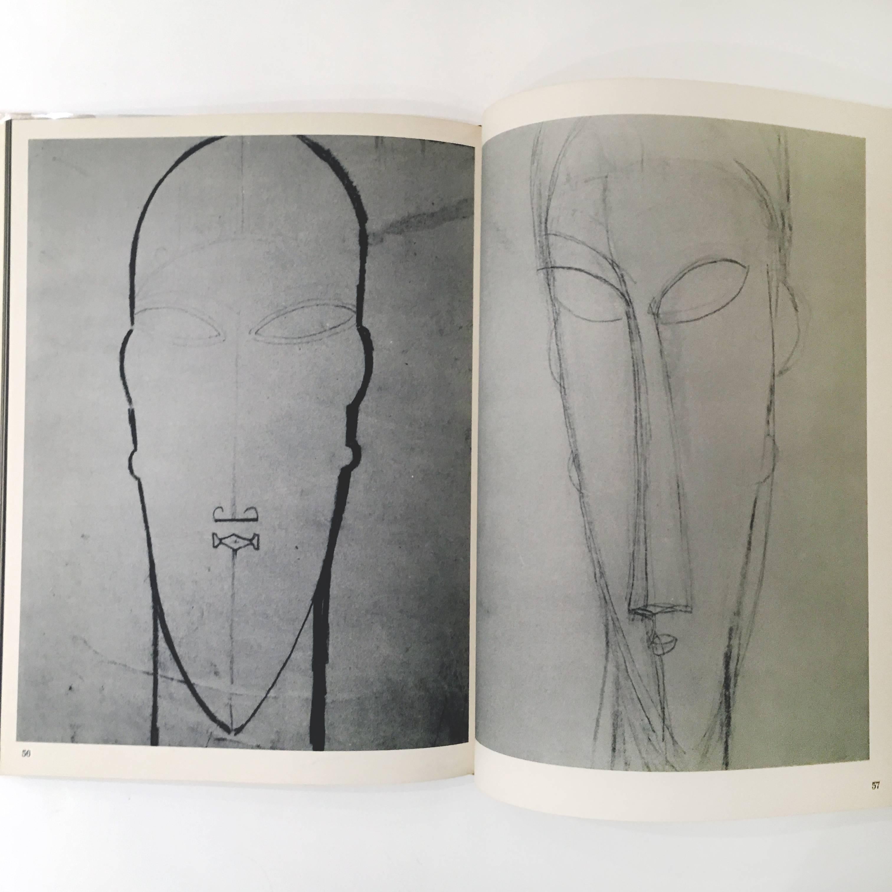 Veröffentlicht von Art, Inc, New York, erste Ausgabe, 1962.

Dies war das erste Buch, das über Modiglianis Skulpturen veröffentlicht wurde. Das Buch ist voll von wunderschön gedruckten Schwarz-Weiß-Bildern von Modiglianis Werken, die aus Museen