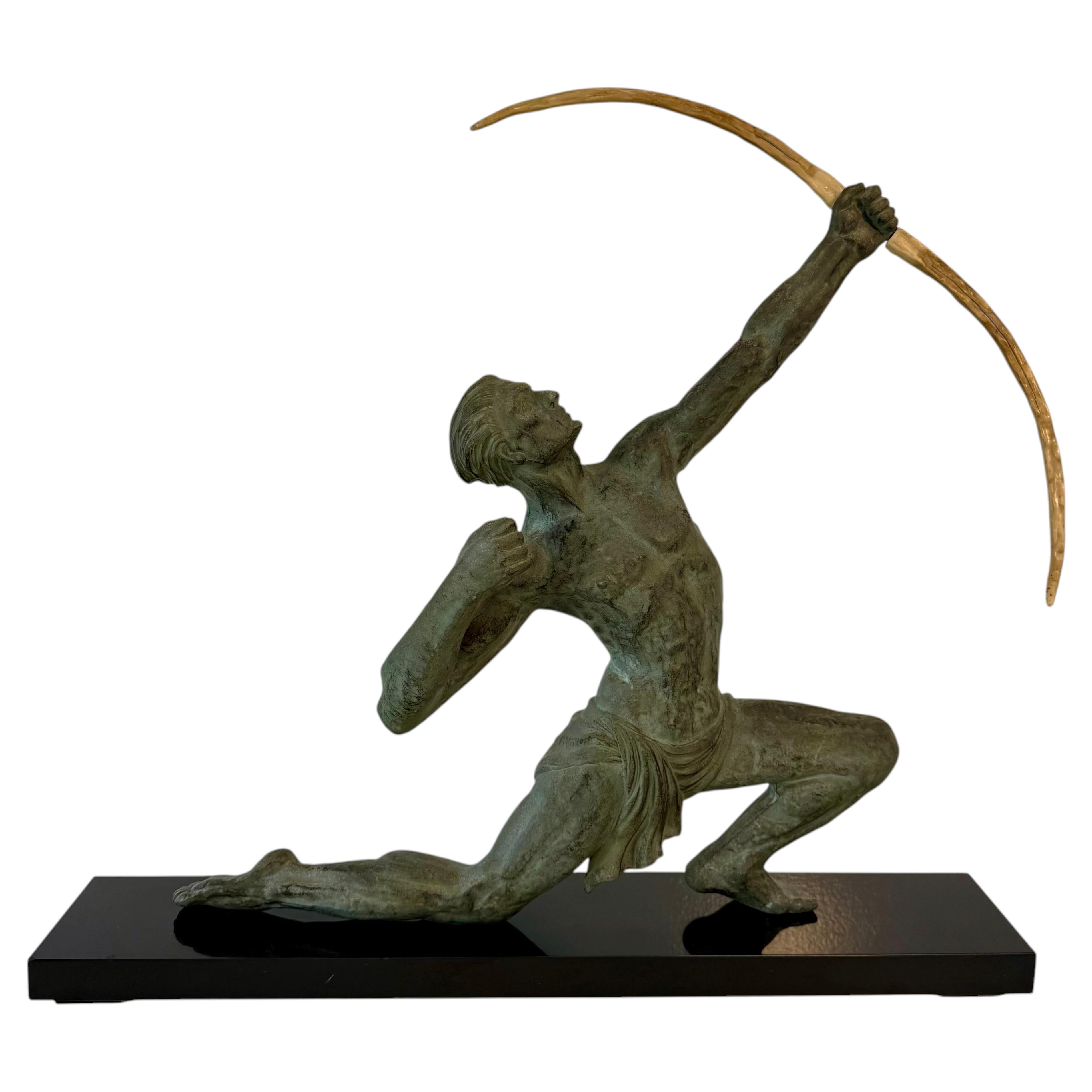 Scultura Art Déco francese “L’ARCHER”, ispirata a Jean de Roncourt, anni ’30 circa in vendita