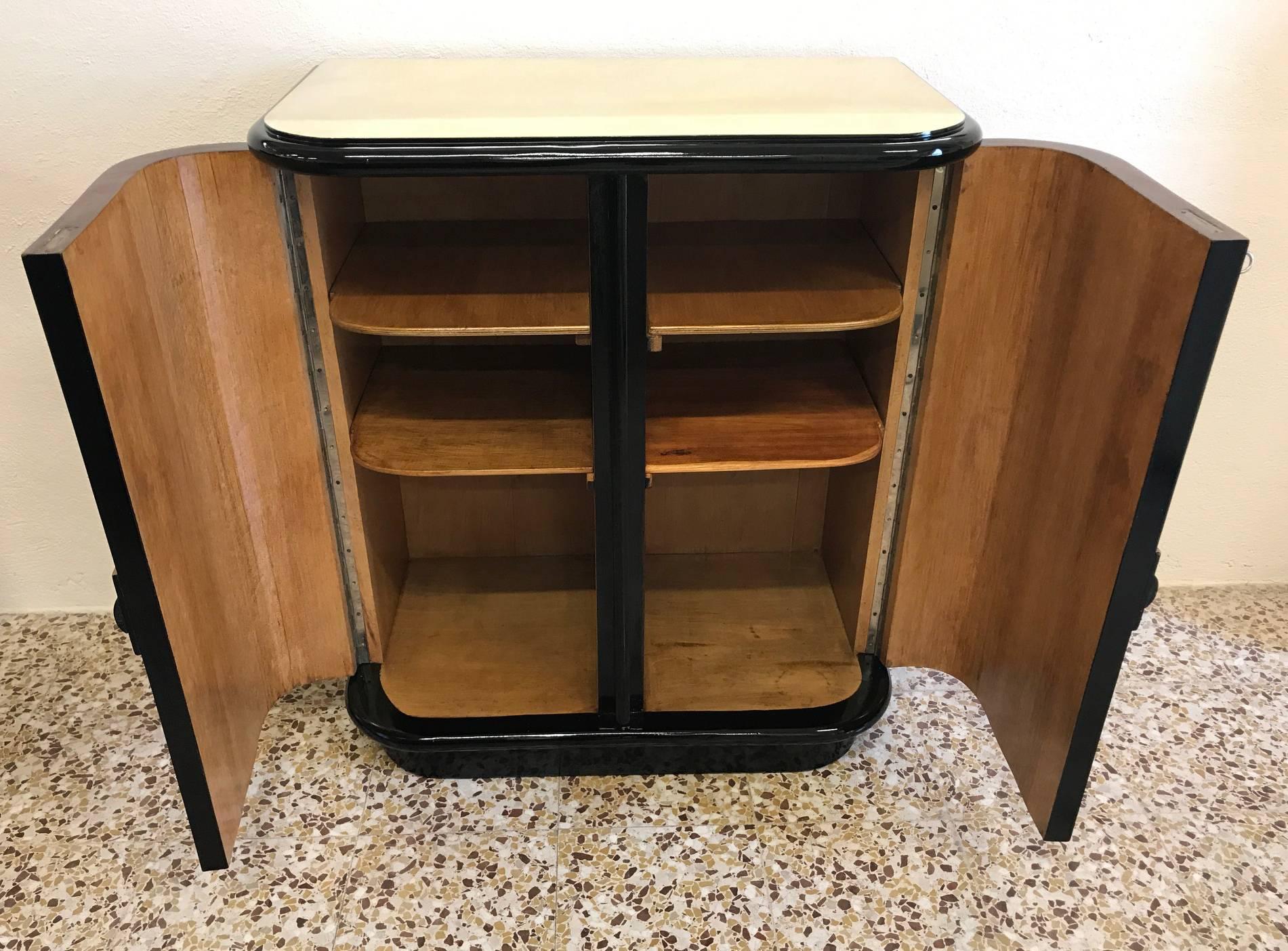 Small Art Deco Sideboard, 1940 In Excellent Condition In Meda, MB
