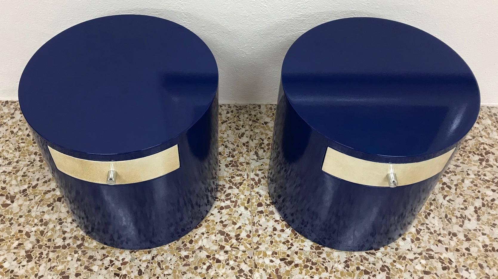 Italian Pair of Mid-Century Modern Blue and Parchment Nightstands, 1970s
