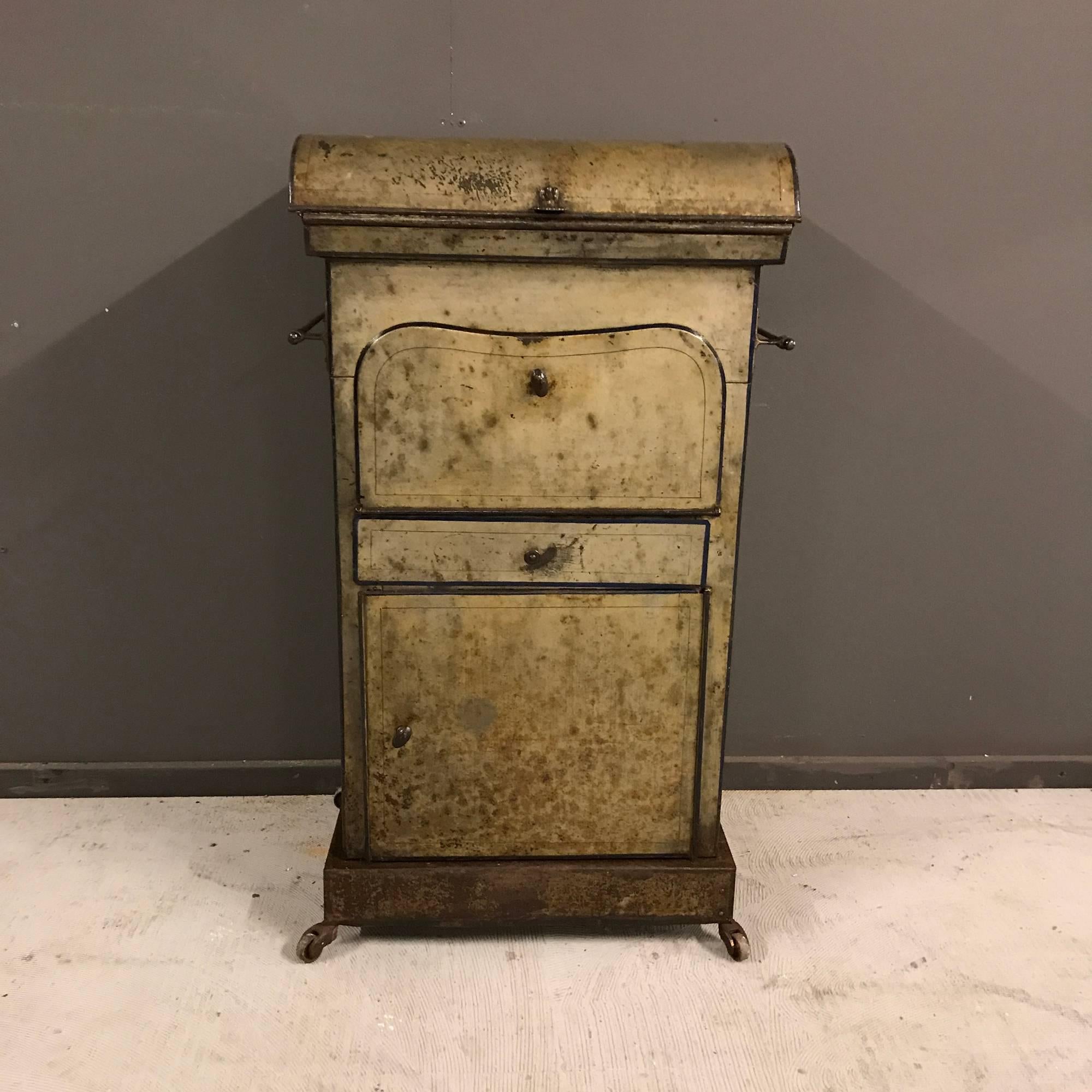 Rare antique wash stand.
Made in France and was used on a boat.
Metal frame with cast iron details and wheels.
This stand has a gorgeous patina.