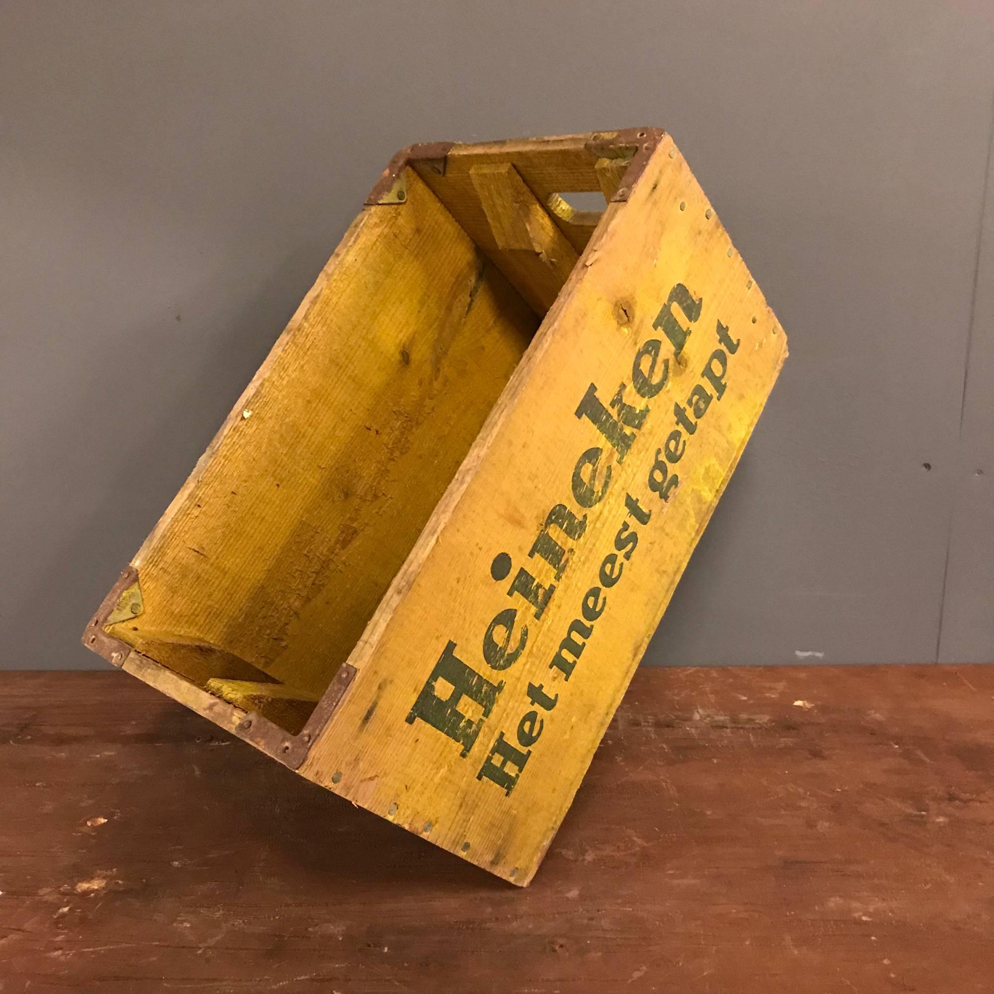 Vintage Dutch wooden beer crate. Made in Holland during the 1930s. Four crates available in different sizes: 45 x 26 x 23 cm. – 55.5 x 32.5 x 23 cm.
   