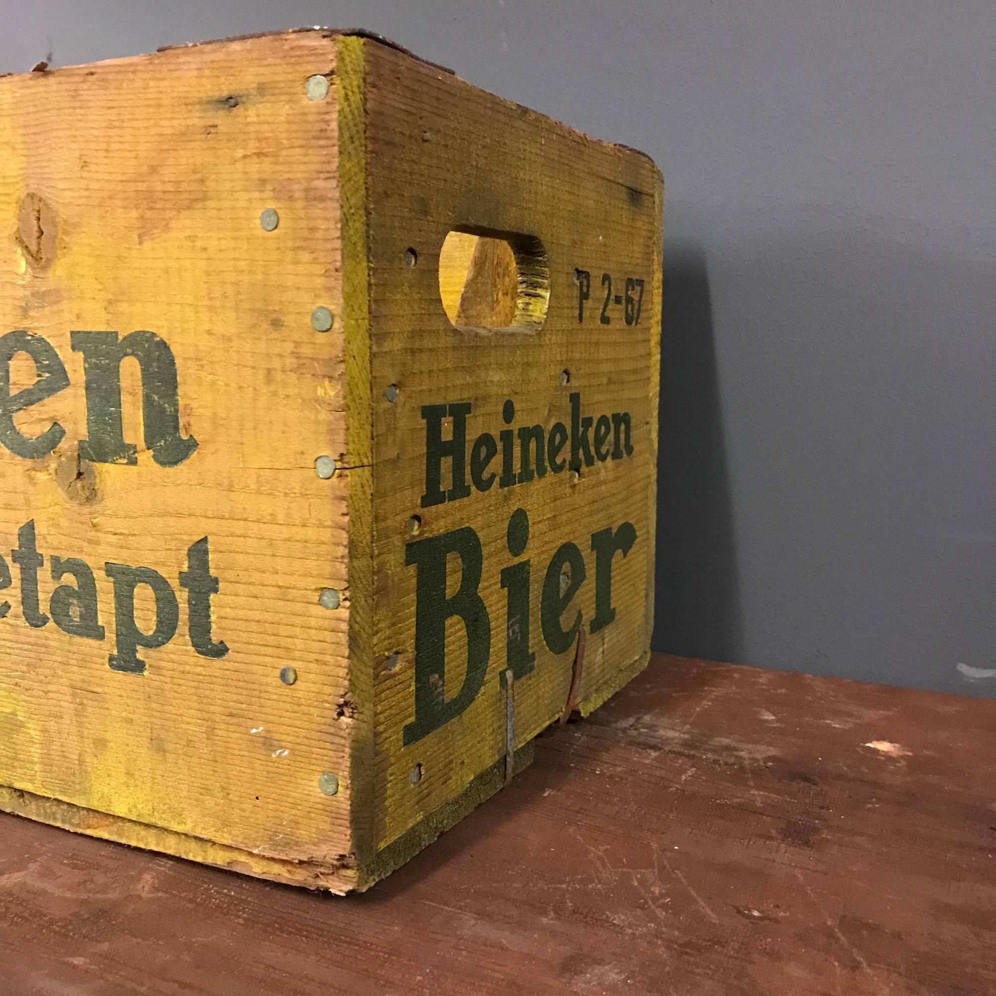 Vintage Dutch Heineken Beer Crates In Good Condition For Sale In Ulft, Gelderland