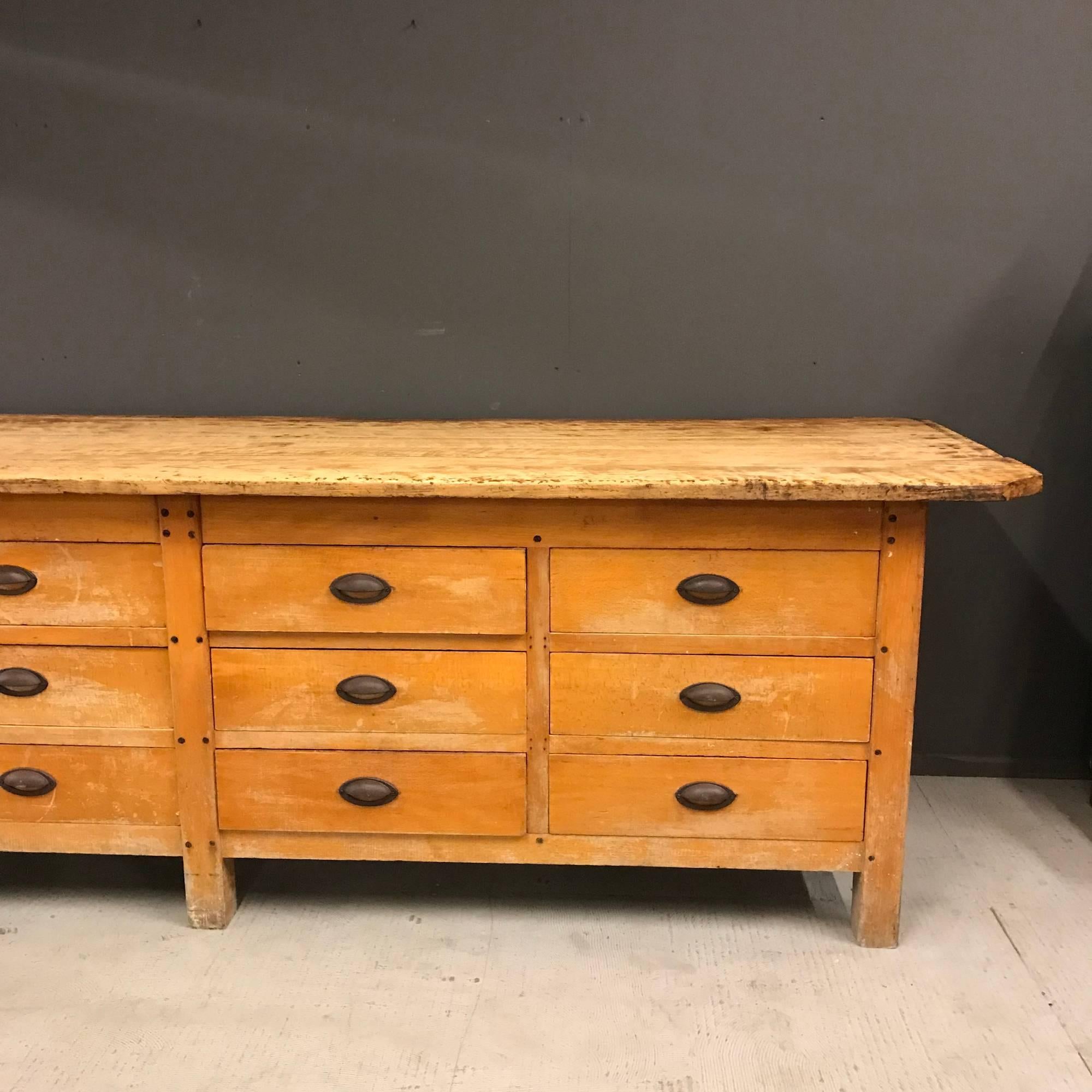 Yellow Bakery Table Bank of Drawers Cast Iron Handles Belgium Early 20th Century In Good Condition For Sale In Ulft, Gelderland