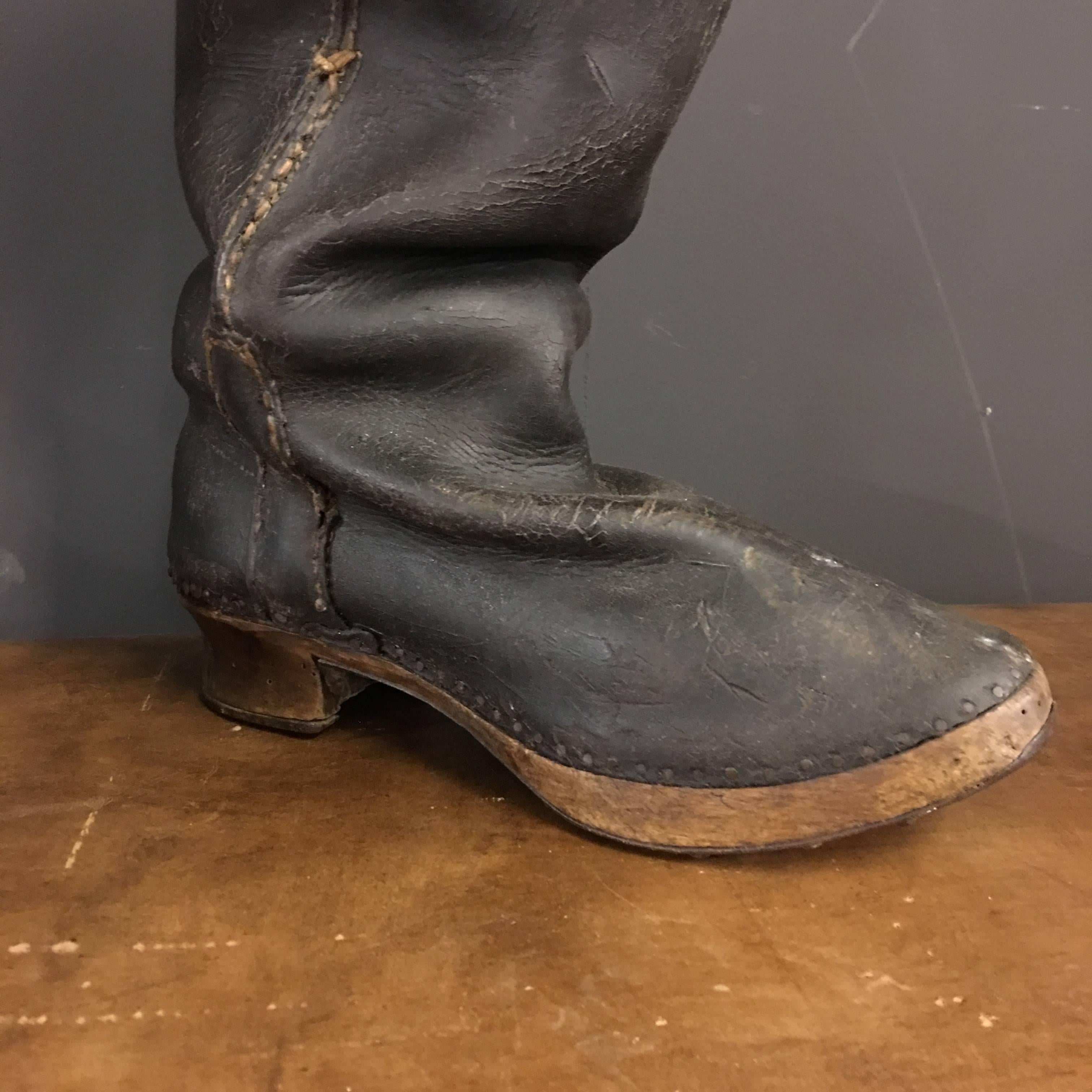 Decorative Pair of French Antique Fisherman's Boots, 1900s In Good Condition In Ulft, Gelderland