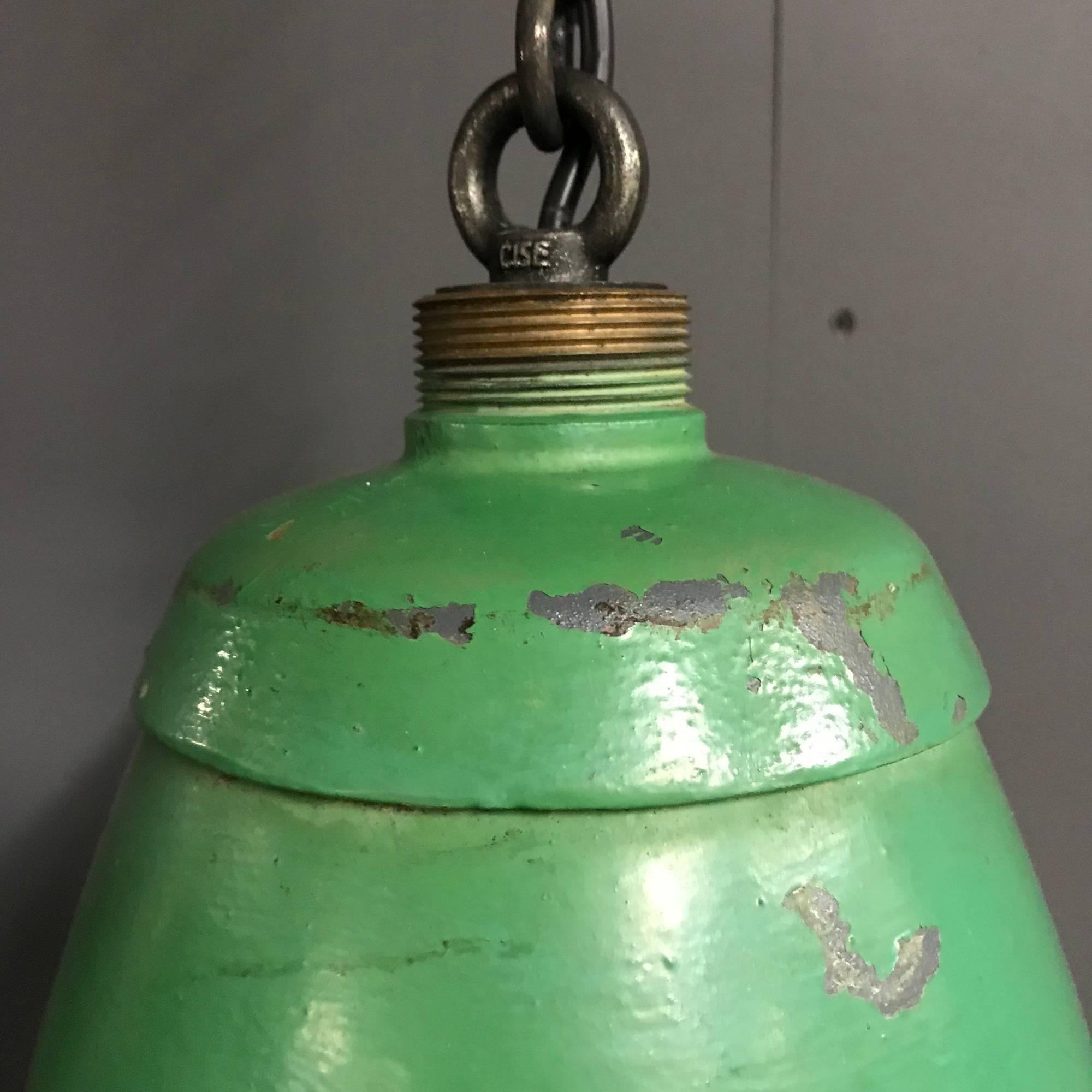 Green metal factory pendant light. Made during het early 20th century. Has been converted to E27 with a porcelain Socket. Remains in good condition. One Pieces is stock.
Early 20th century
Size of this 1-piece Green metal factory pendant light
40