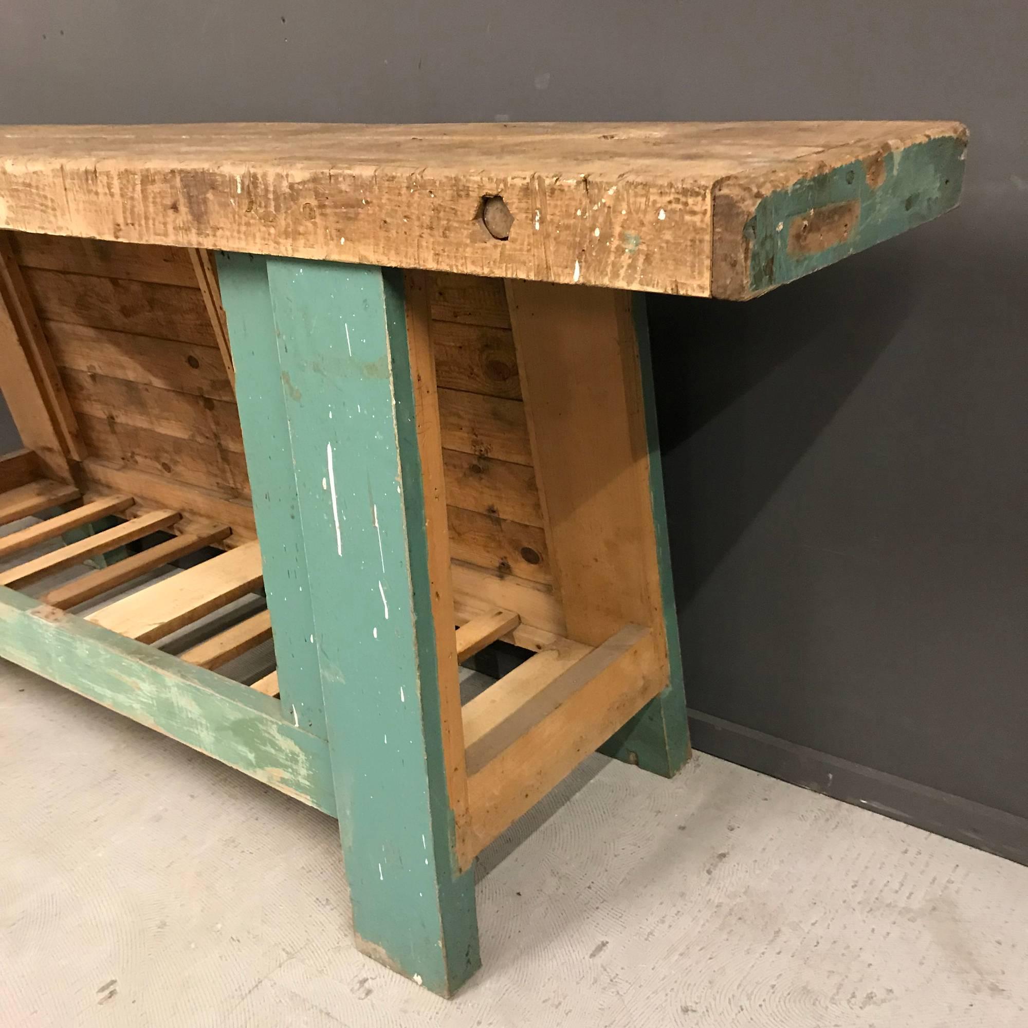 French Blue Carpenters Workbench, Early 20th Century In Good Condition For Sale In Ulft, Gelderland