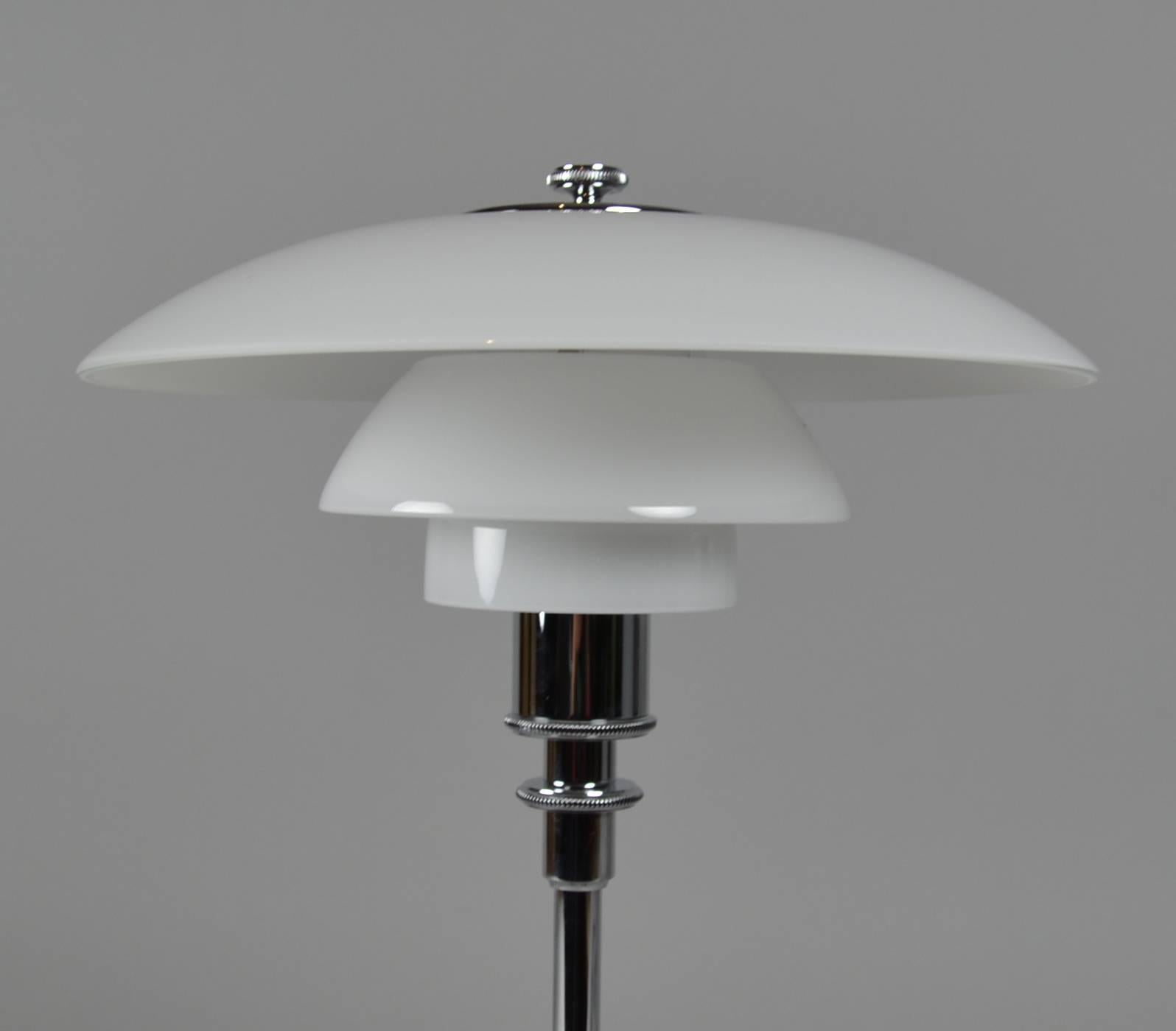 Early 20th Century Poul Henningsen, Louis Poulsen PH 2/1 Table Lamp For Sale