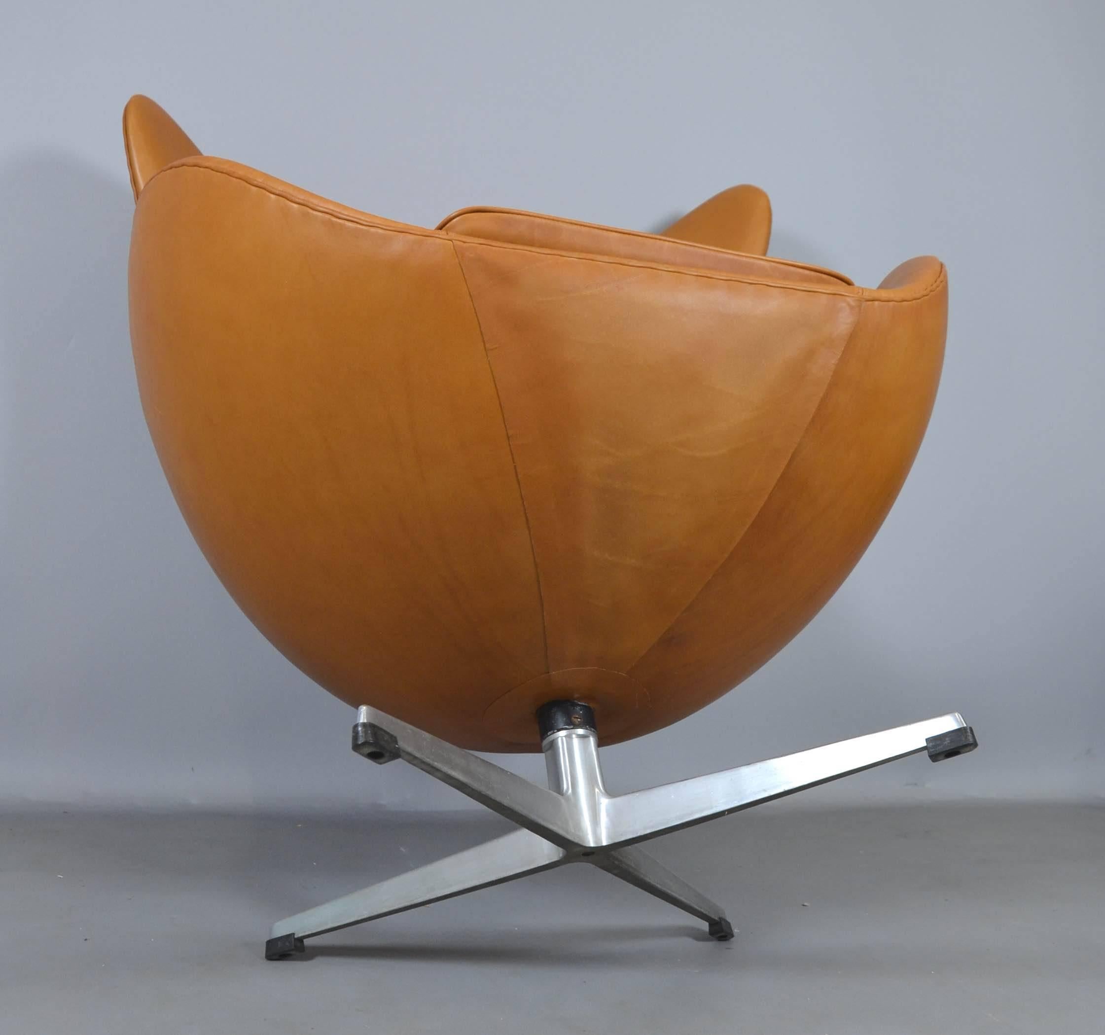 Arne Jacobsen Egg Chair by Fritz Hansen, circa 1970 For Sale 2