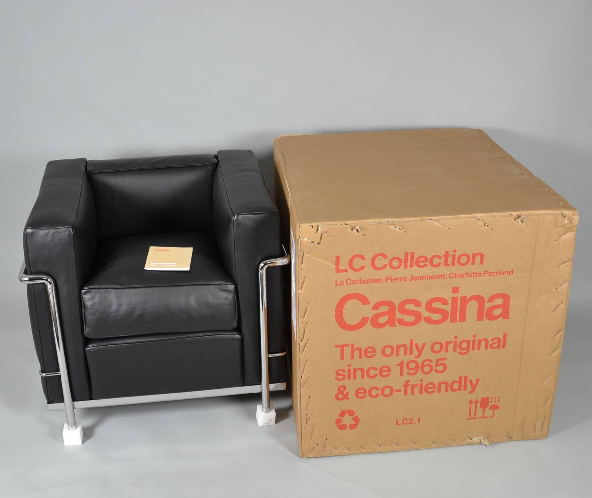 Le Corbusier Pair of LC2 Armchairs for Cassina For Sale 3