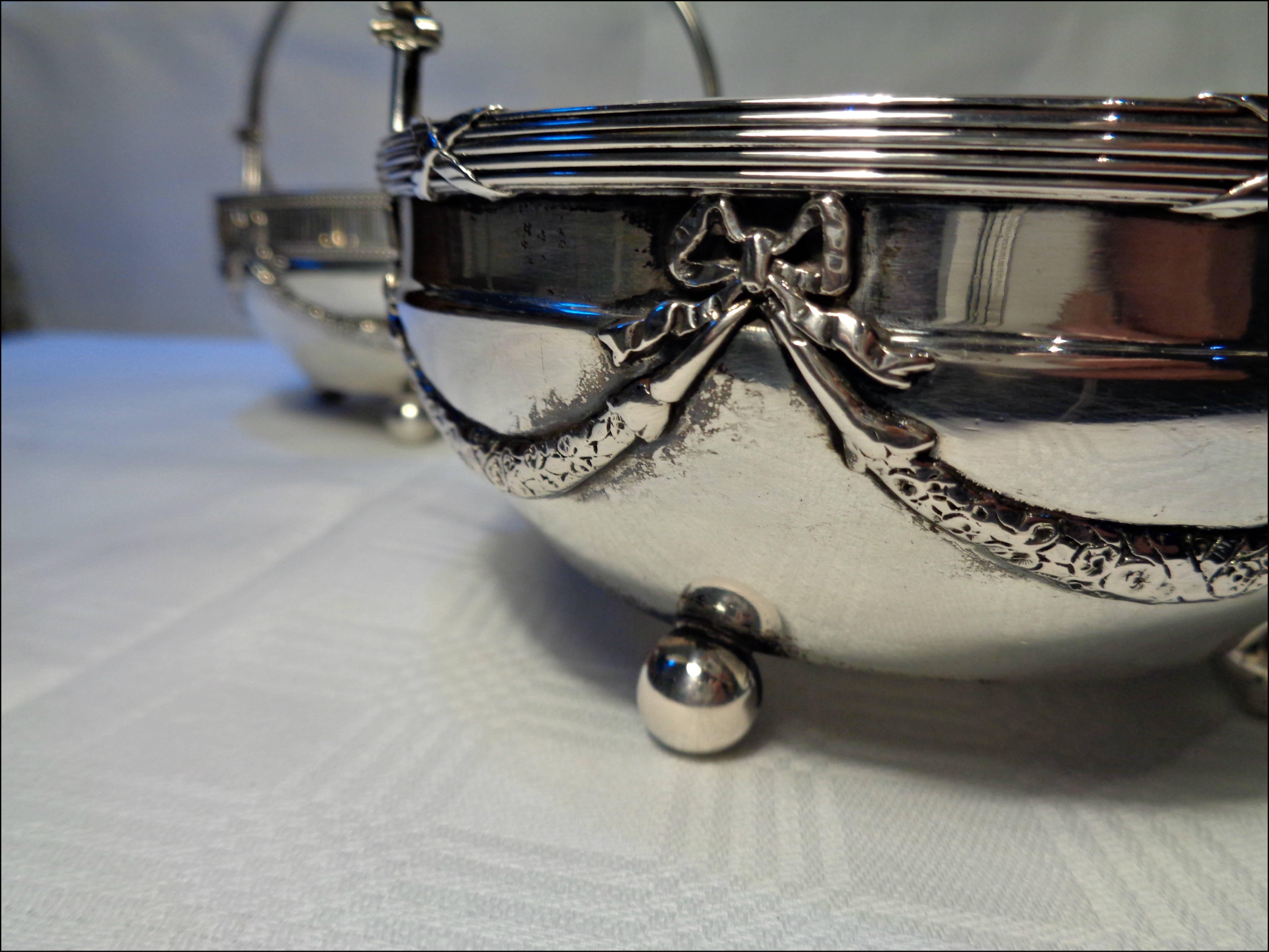 Neoclassical Pair of Continental 800 Silver Bowls Basket Dishes For Sale