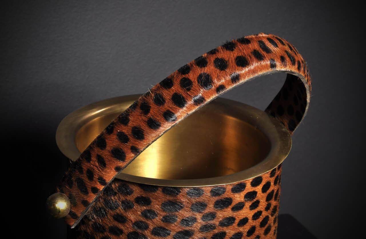 Wine Cooler in Faux Leopard Print and Brass In Excellent Condition For Sale In Genova, Liguria