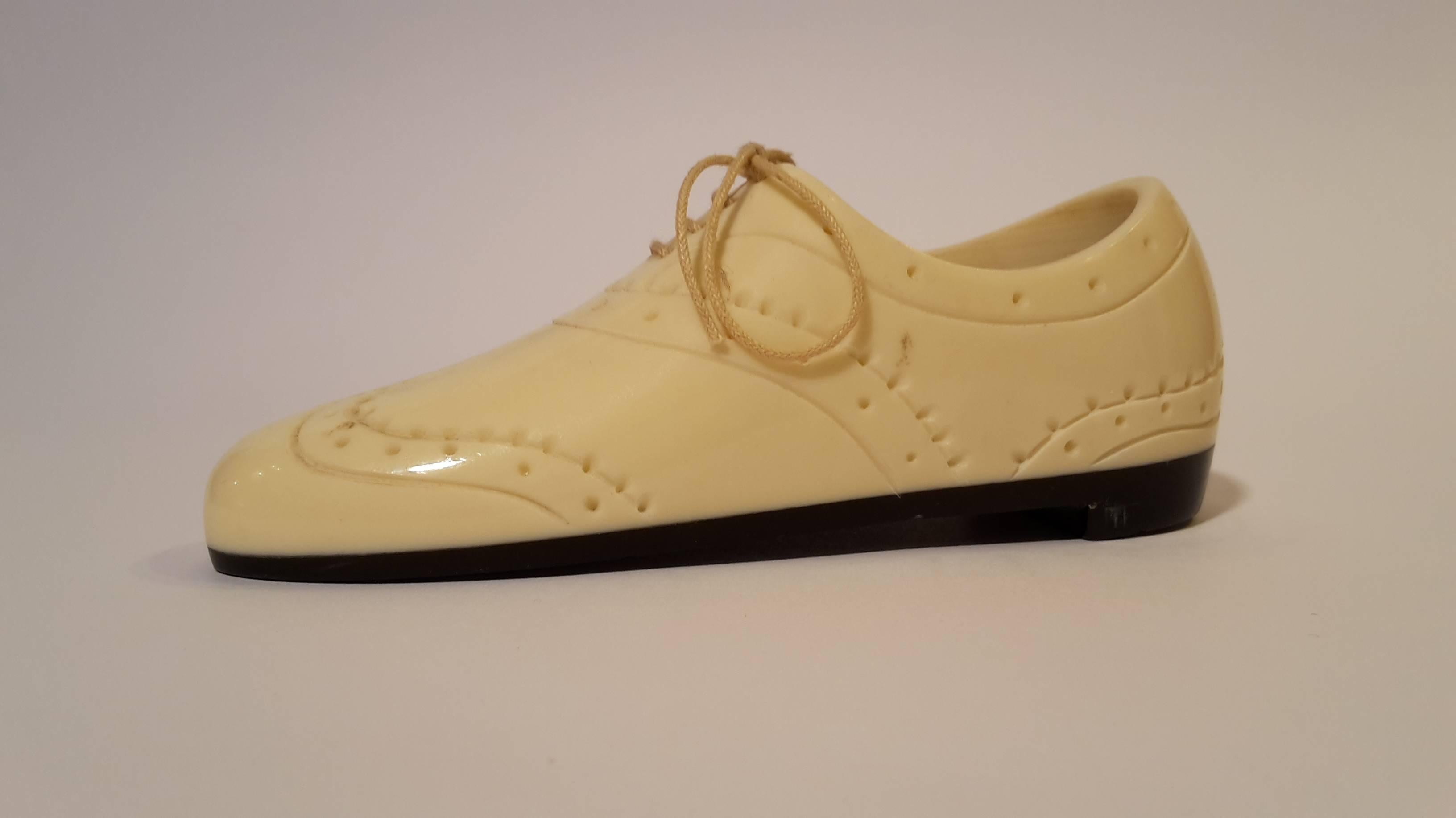 Small Statue in the Shape of a Shoe In Excellent Condition For Sale In Genova, Liguria