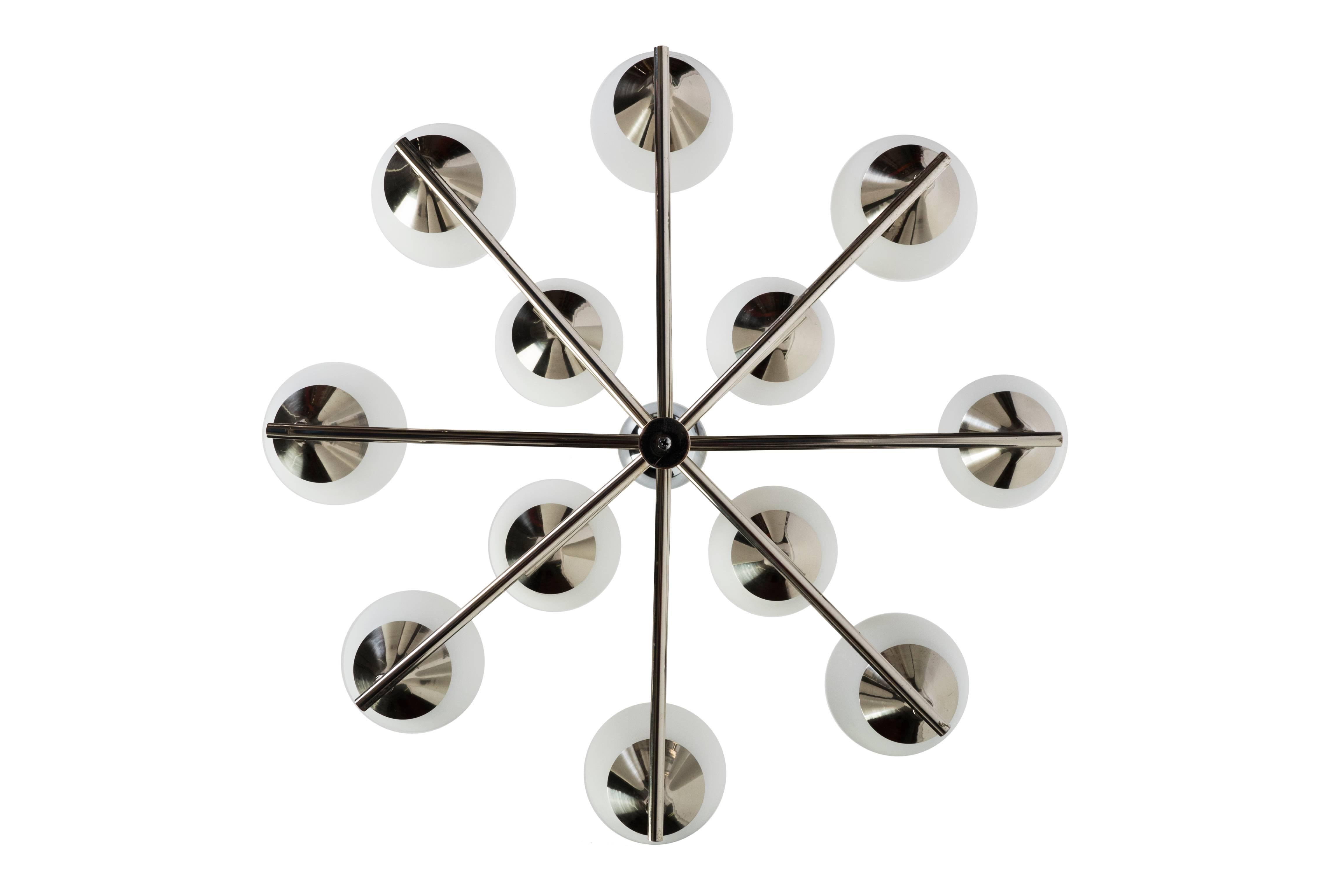 Opaline Glass Mid-Century Modernist Chandelier Attributed to Stilnovo For Sale