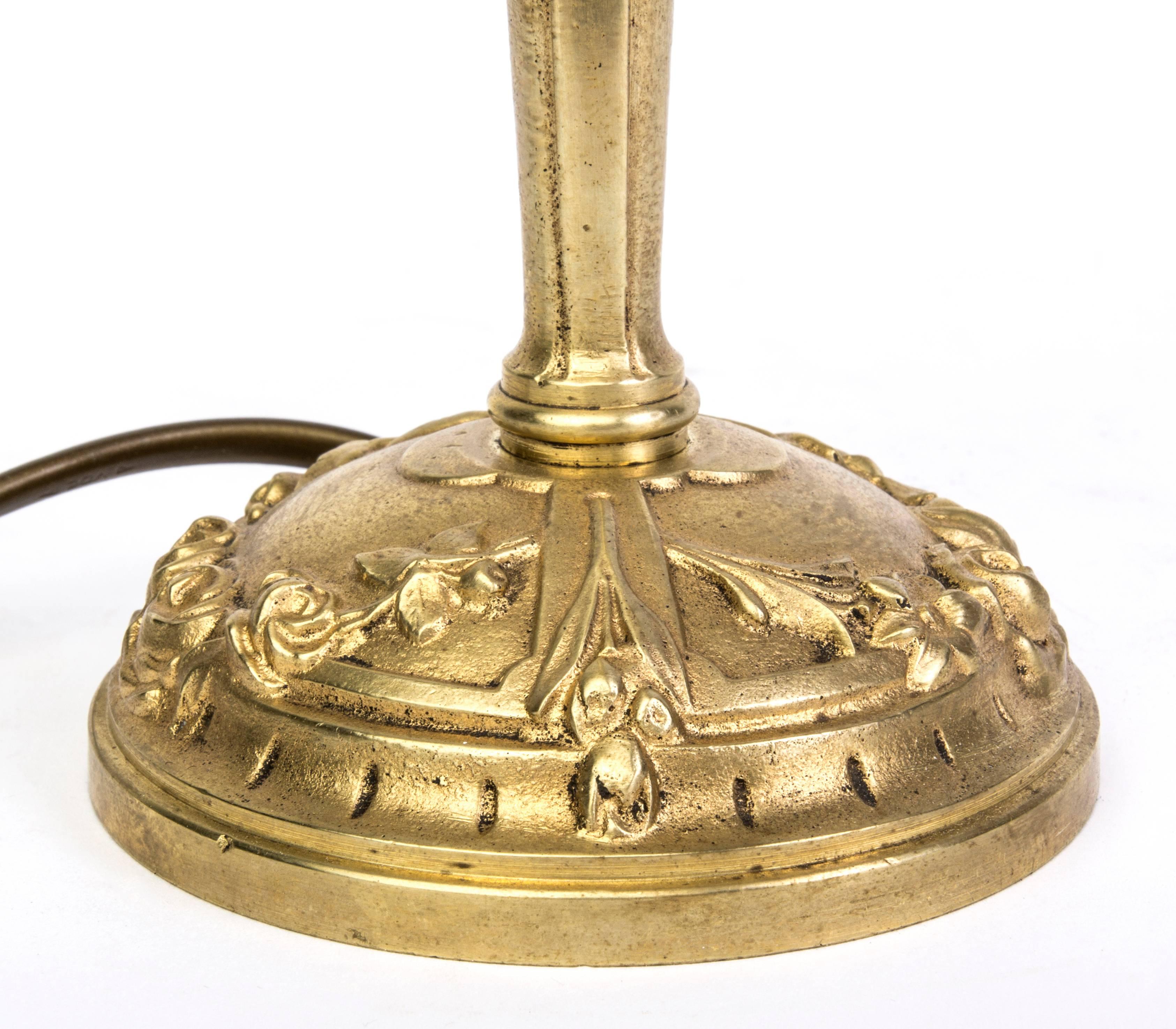 Merveilleuse lampe de table Art Déco française en bronze des années 1920 signée par Charles Schneider Bon état - En vente à Kingston, NY