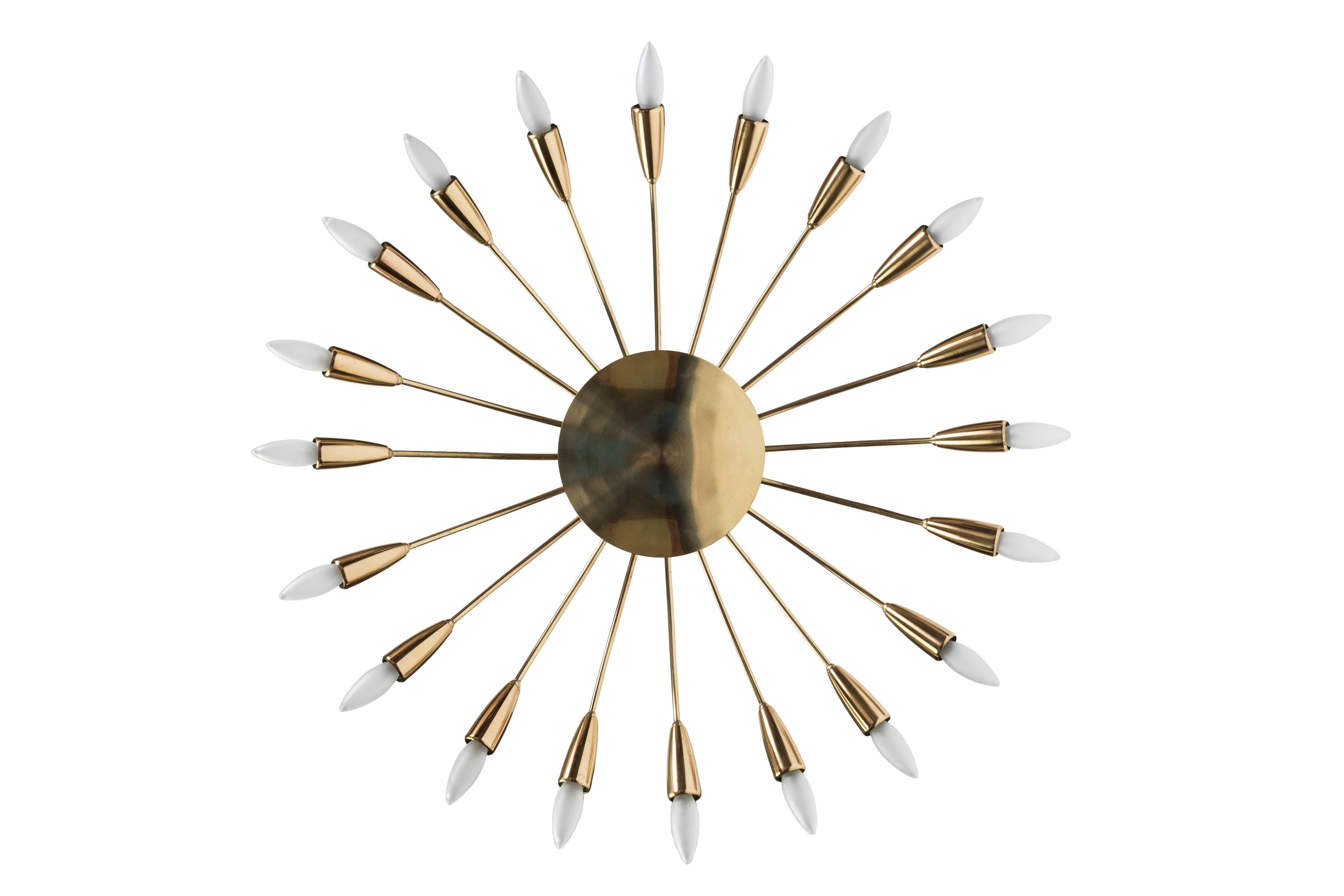 Grand Mid-Century Modernist Sputnik Chandelier in the style of Stilnovo In Excellent Condition In Kingston, NY