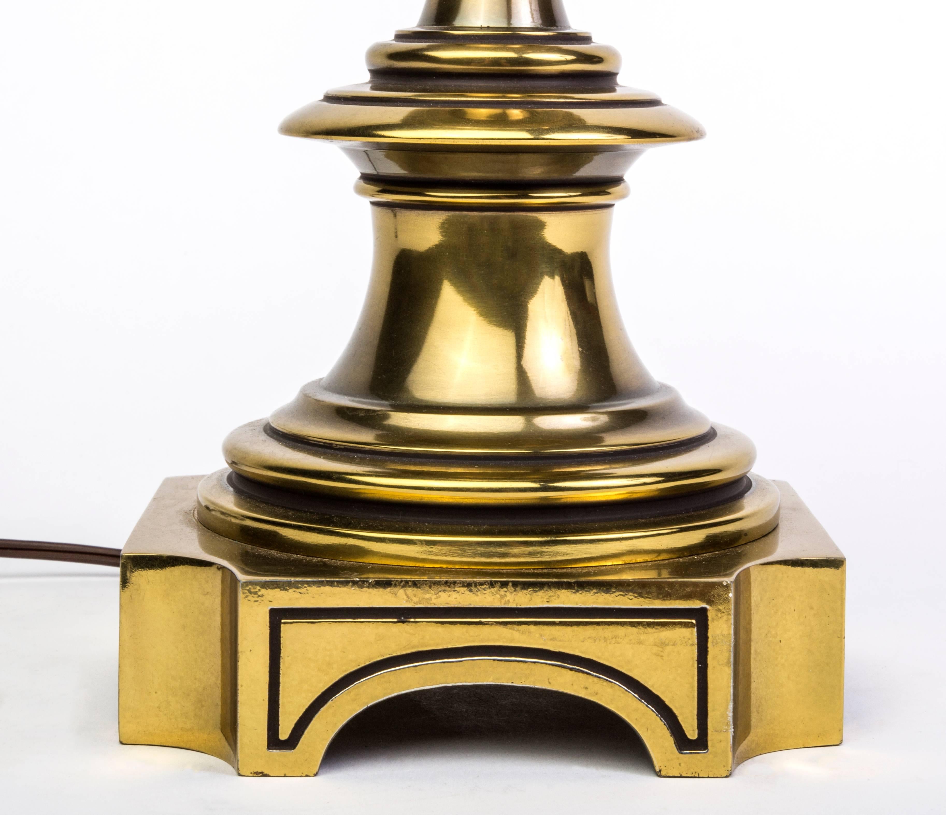 Luxe Hollywood Regency Brass and Cut Glass by Stiffel In Good Condition For Sale In Kingston, NY