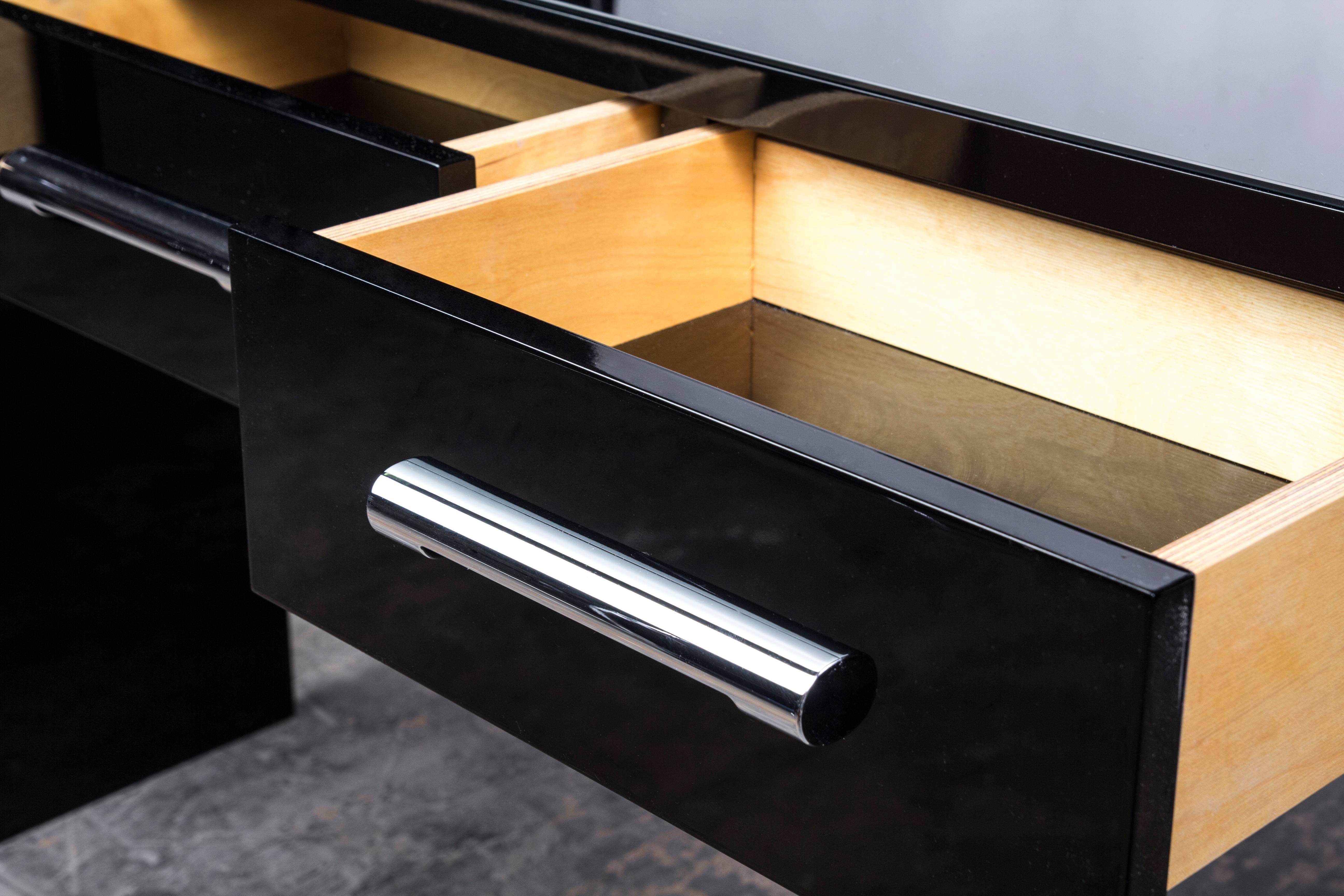 Lacquered Beautiful Art Deco Console in the Manner of Bauhaus