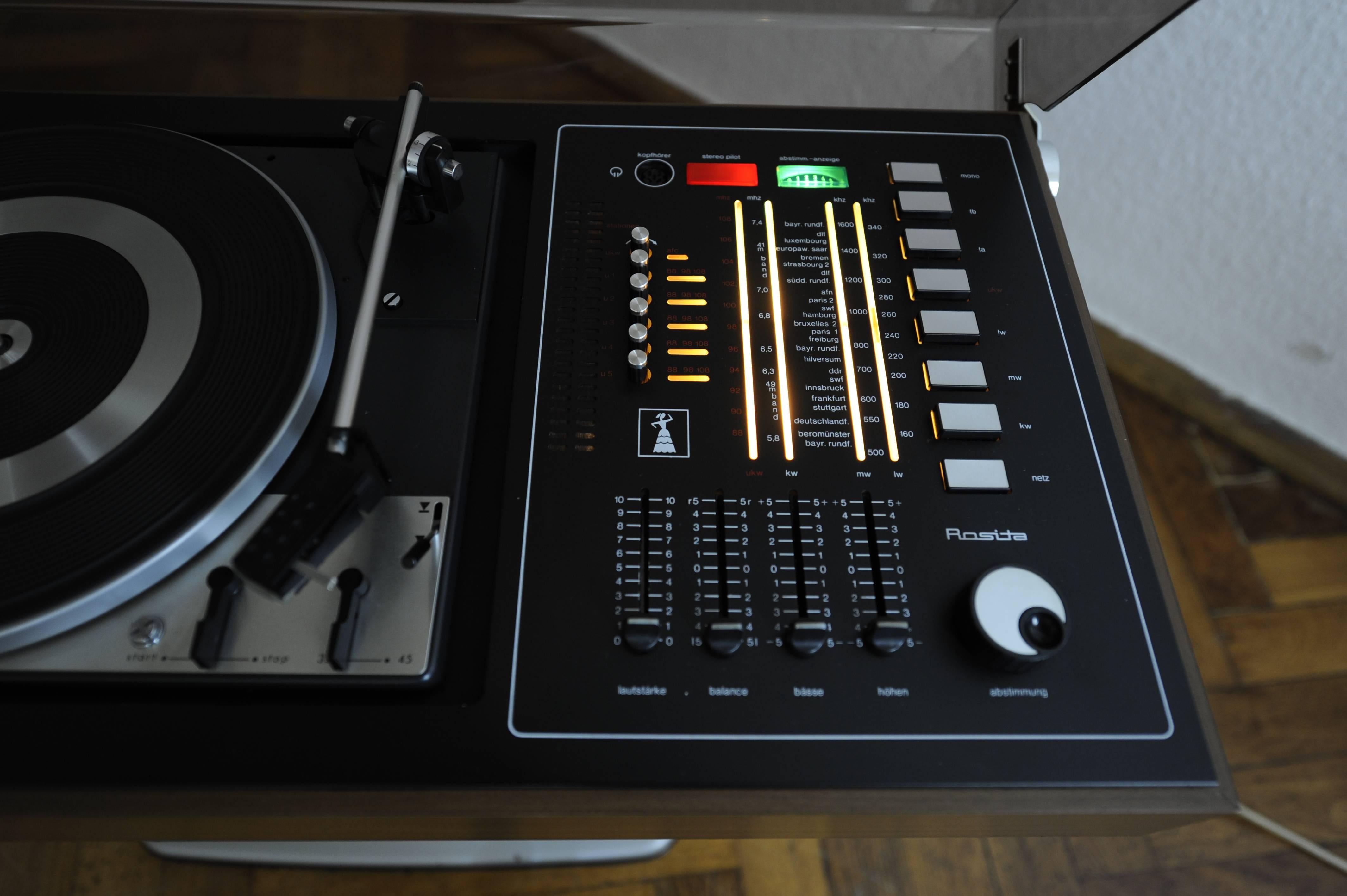 Metal 1960s-1970s Teak Weltfunk Rosita Dual 1222 Design Record Player Radio Turntable