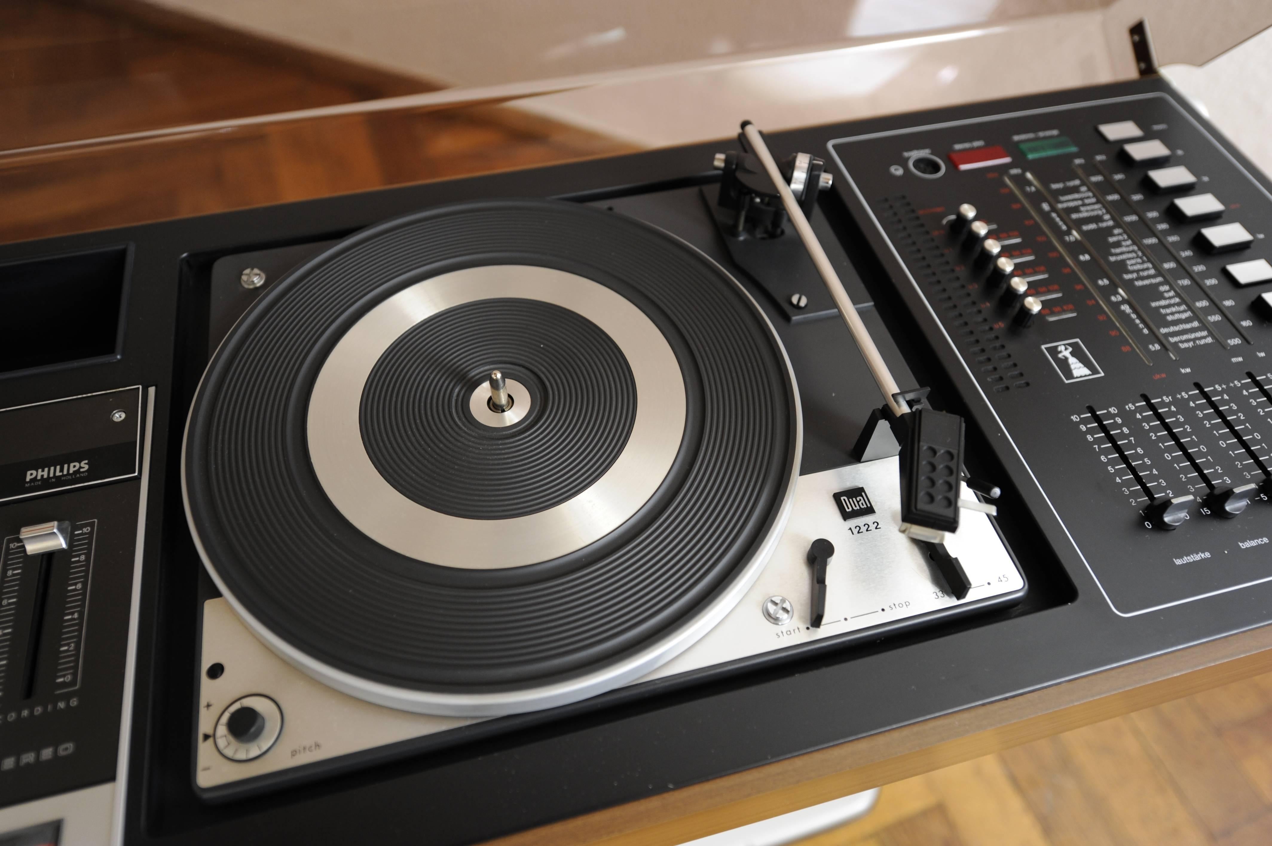 20th Century 1960s-1970s Teak Weltfunk Rosita Dual 1222 Design Record Player Radio Turntable
