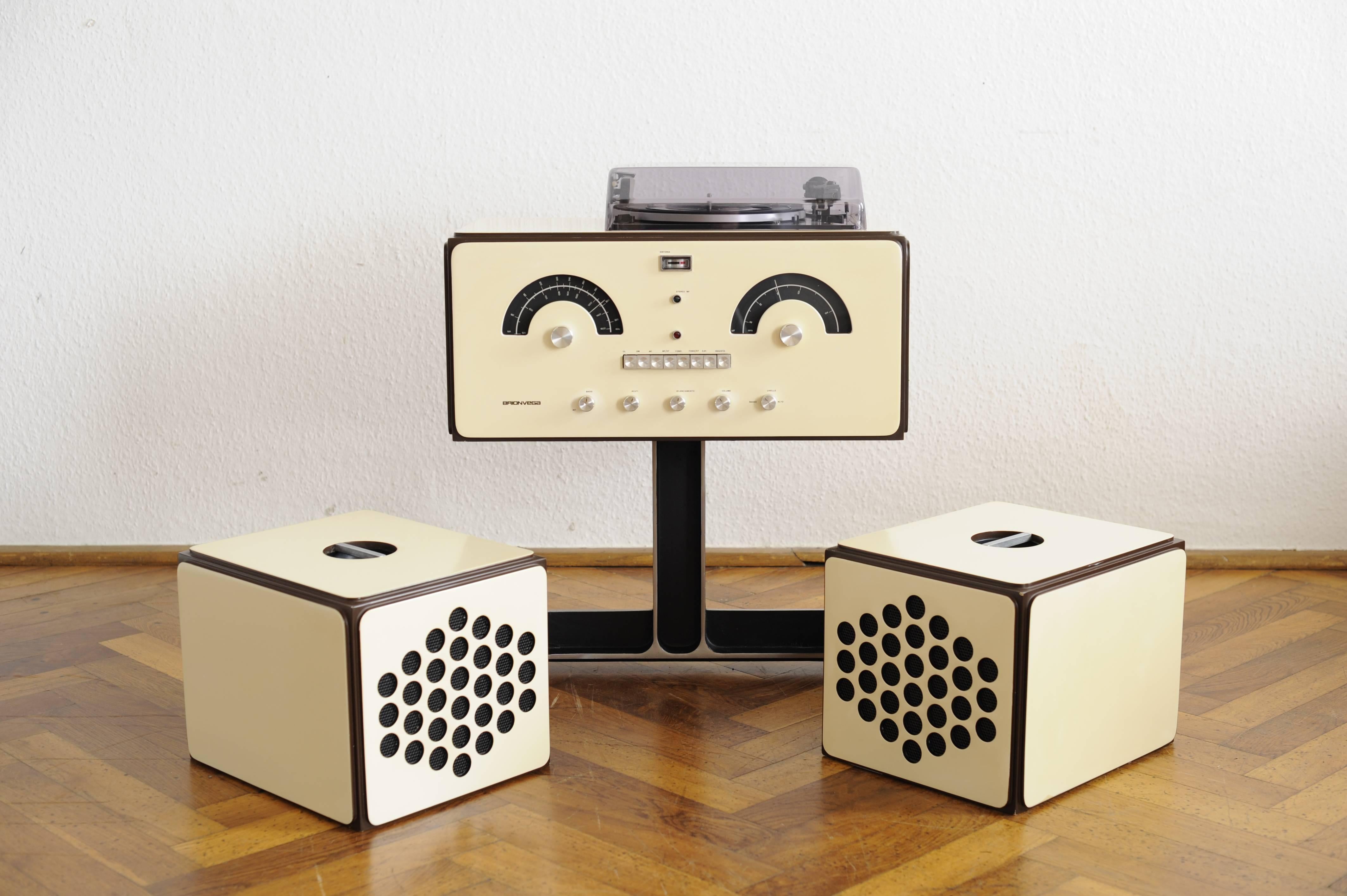 Mid-Century Modern Vintage White Brionvega RR 126 Record Player Sideboard Radio, 1965 David Bowie For Sale