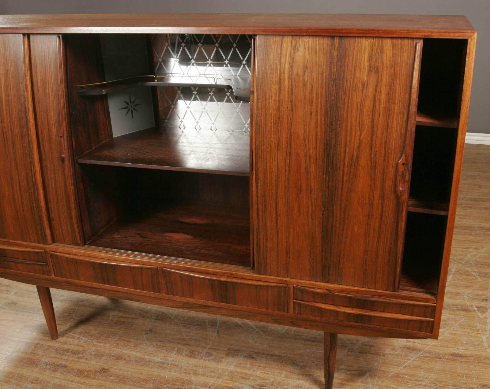 Scandinavian Modern Mid-Century Modern Rosewood Veneer Danish Sideboard/Credenza