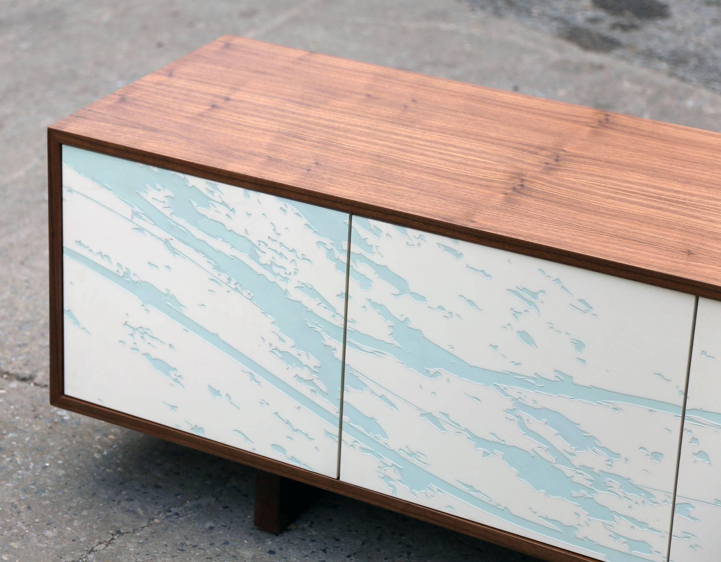 Shimna Neosho Walnut Credenza with 'Splash' Seafoam Engraved Art In New Condition For Sale In Brooklyn, NY