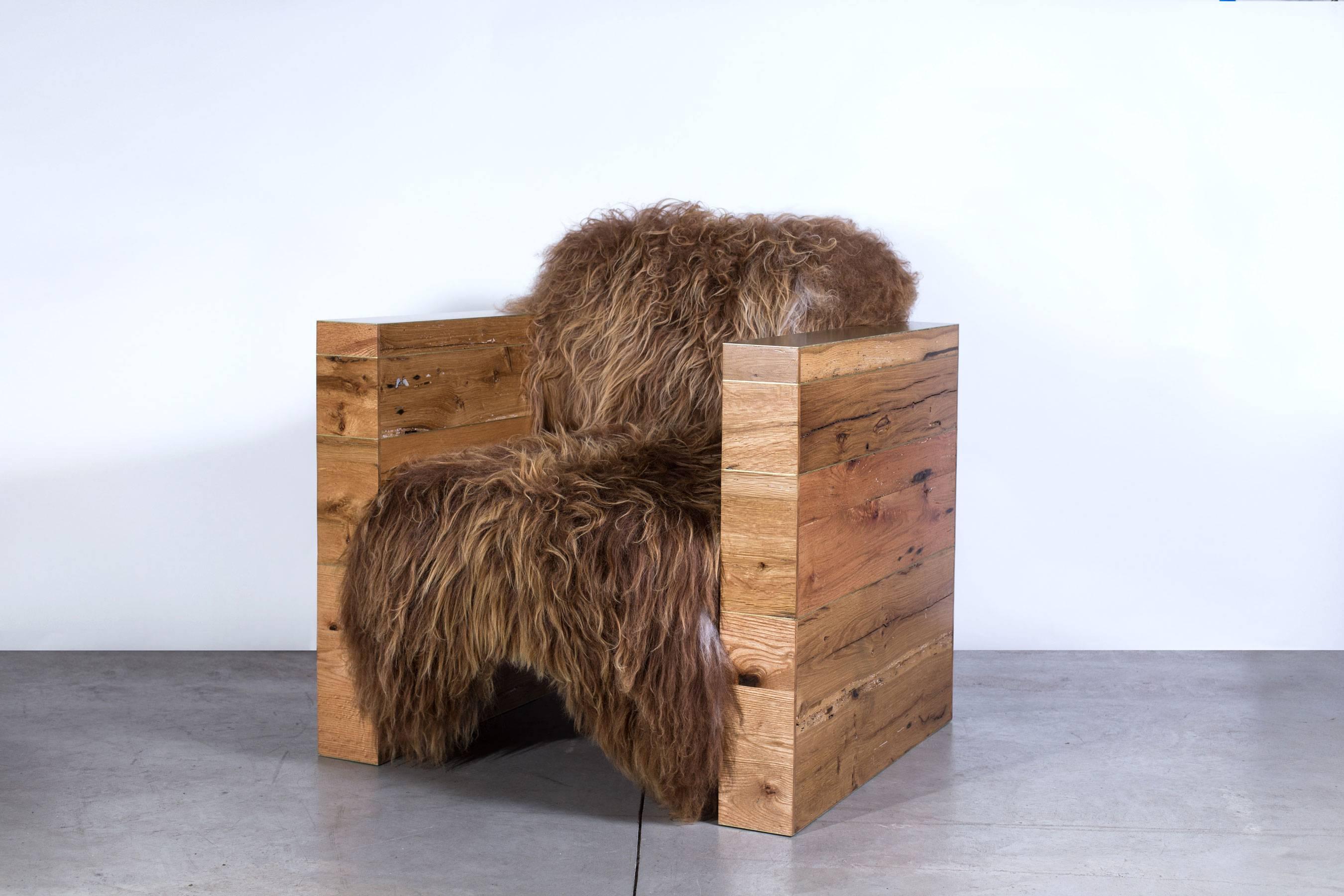 A design in sheep’s clothing. Daughter of the acclaimed sentient long wool sofa, the joojay armchair is as much an art piece as a statement of design. It combines reclaimed boards along with Icelandic sheep wool. It is immediately accessible, yet