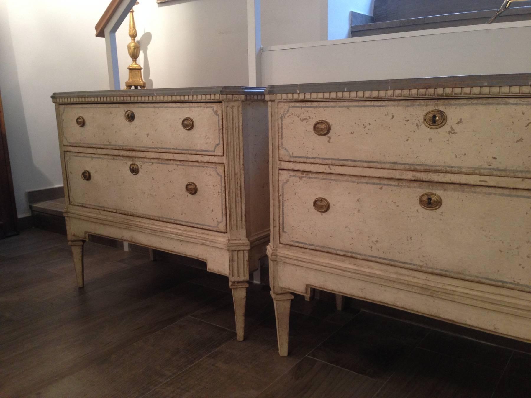 Pair of Gustavian Style Chest of Drawers, circa 1860 In Good Condition In Madrid, ES