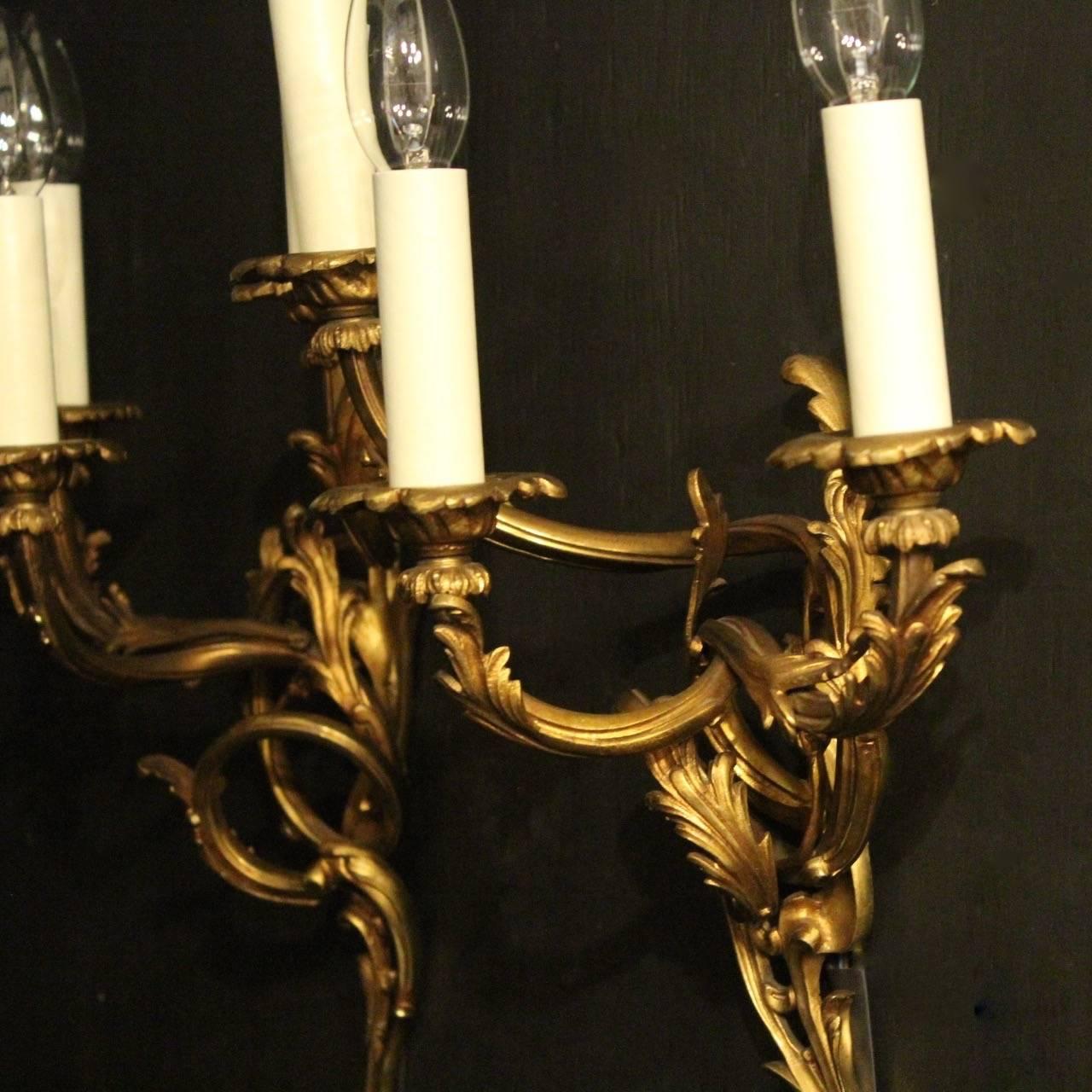 French 19th Century Pair of Gilded Antique Wall Lights 2