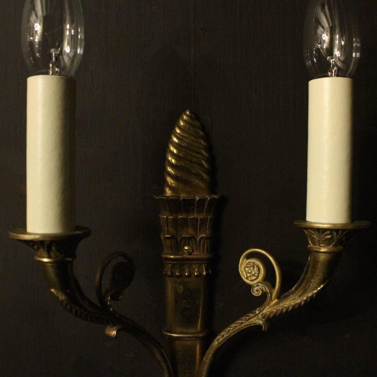 19th Century French Pair of Gilded Antique Wall Lights 1