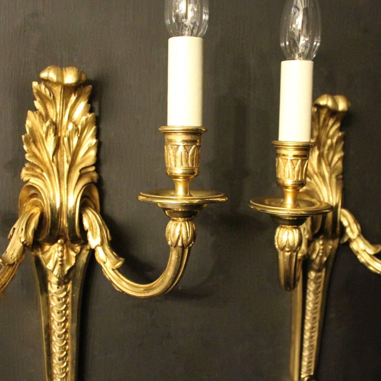 French 19th Century Pair of Bronze Antique Wall Lights 3