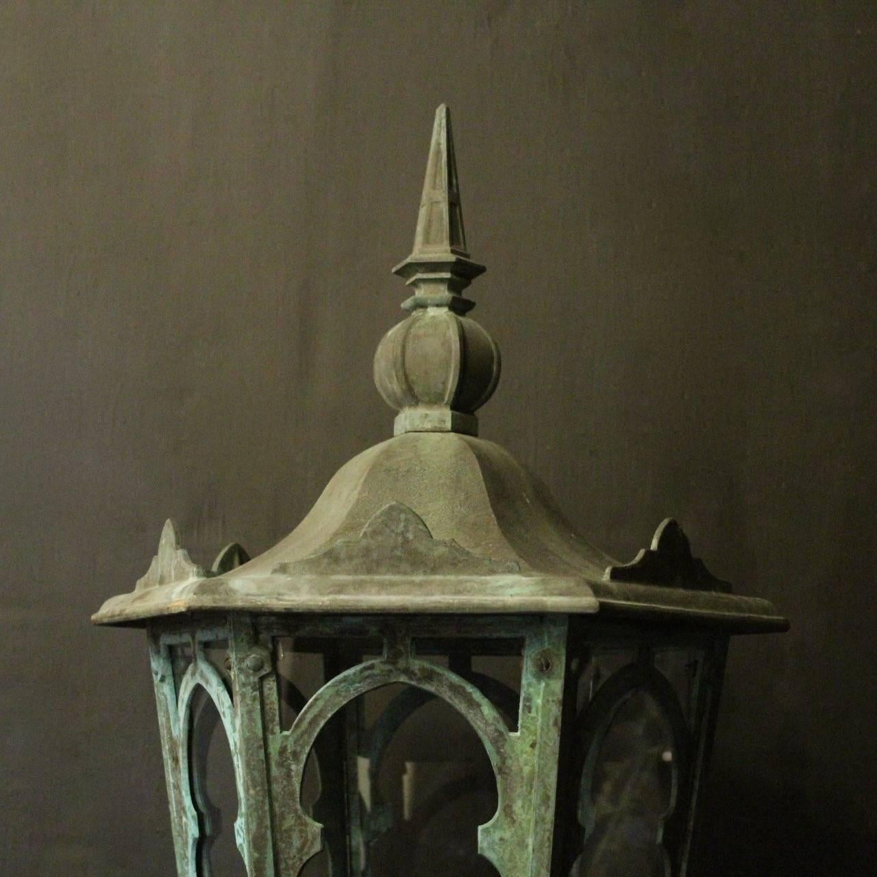 English 19th Century Pair of Large Bronze External Antique Wall Lanterns For Sale 4