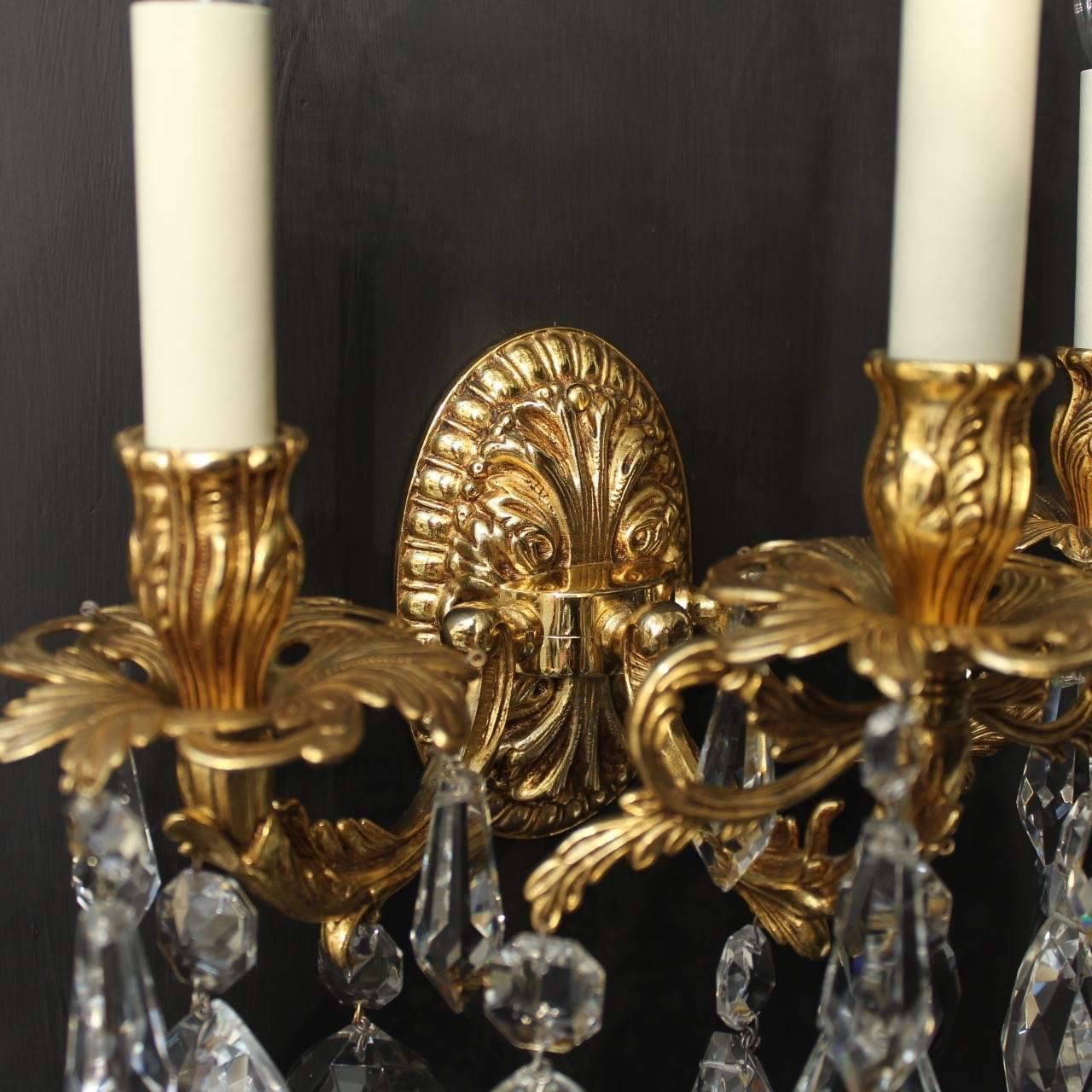 20th Century Italian Pair of Gilded Bronze and Crystal Wall Lights For Sale
